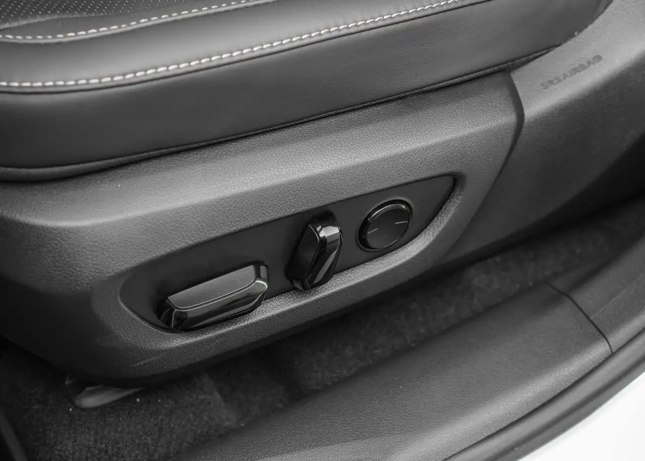Lexus RX - Image 26