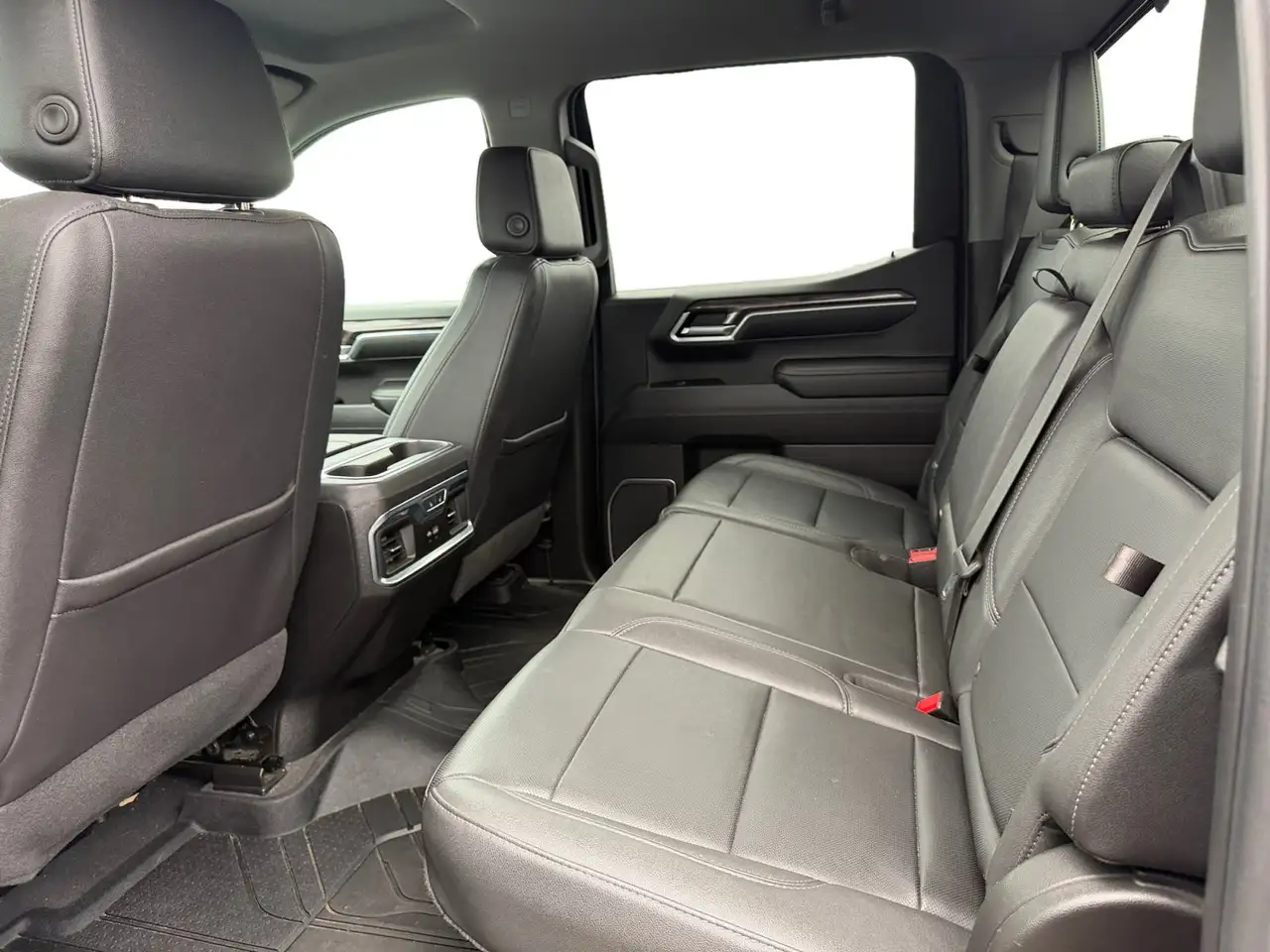 Chevrolet Silverado 1500 - Image 8