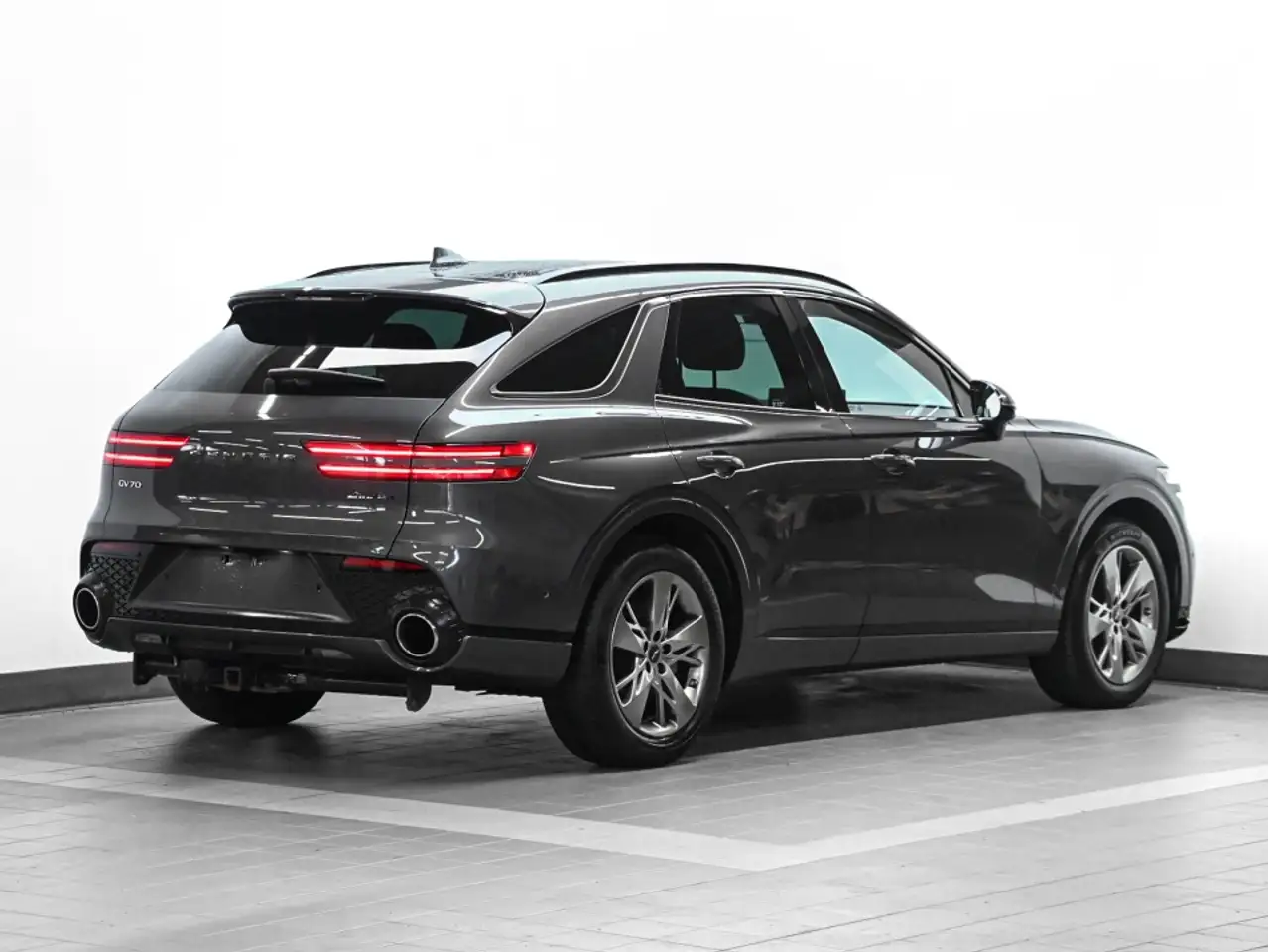 Genesis GV70 - Image 14