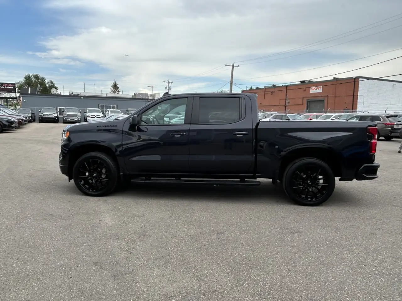 Chevrolet Silverado 1500 - Image 17