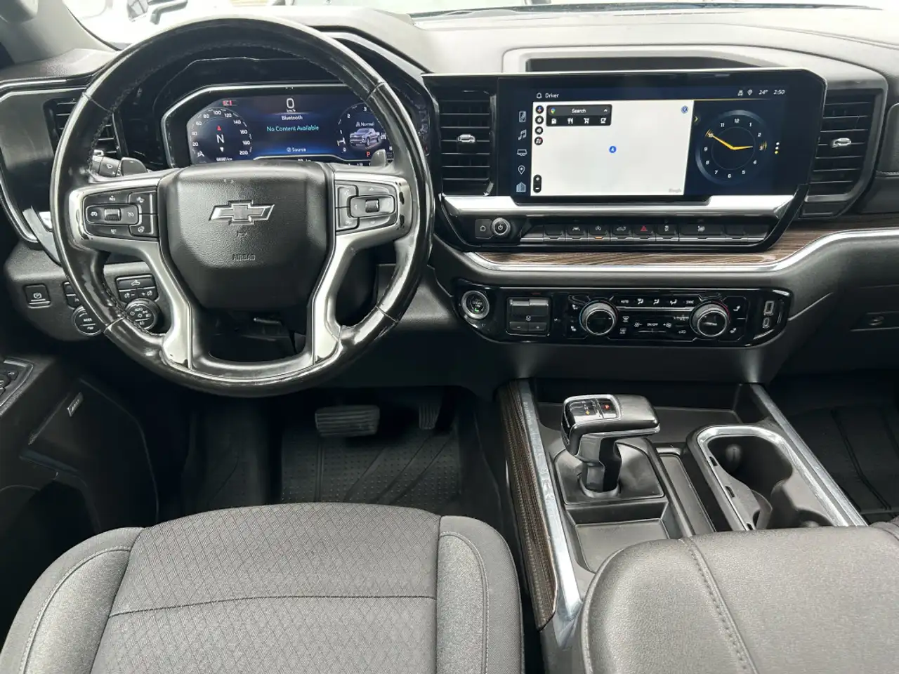 Chevrolet Silverado 1500 - Image 29