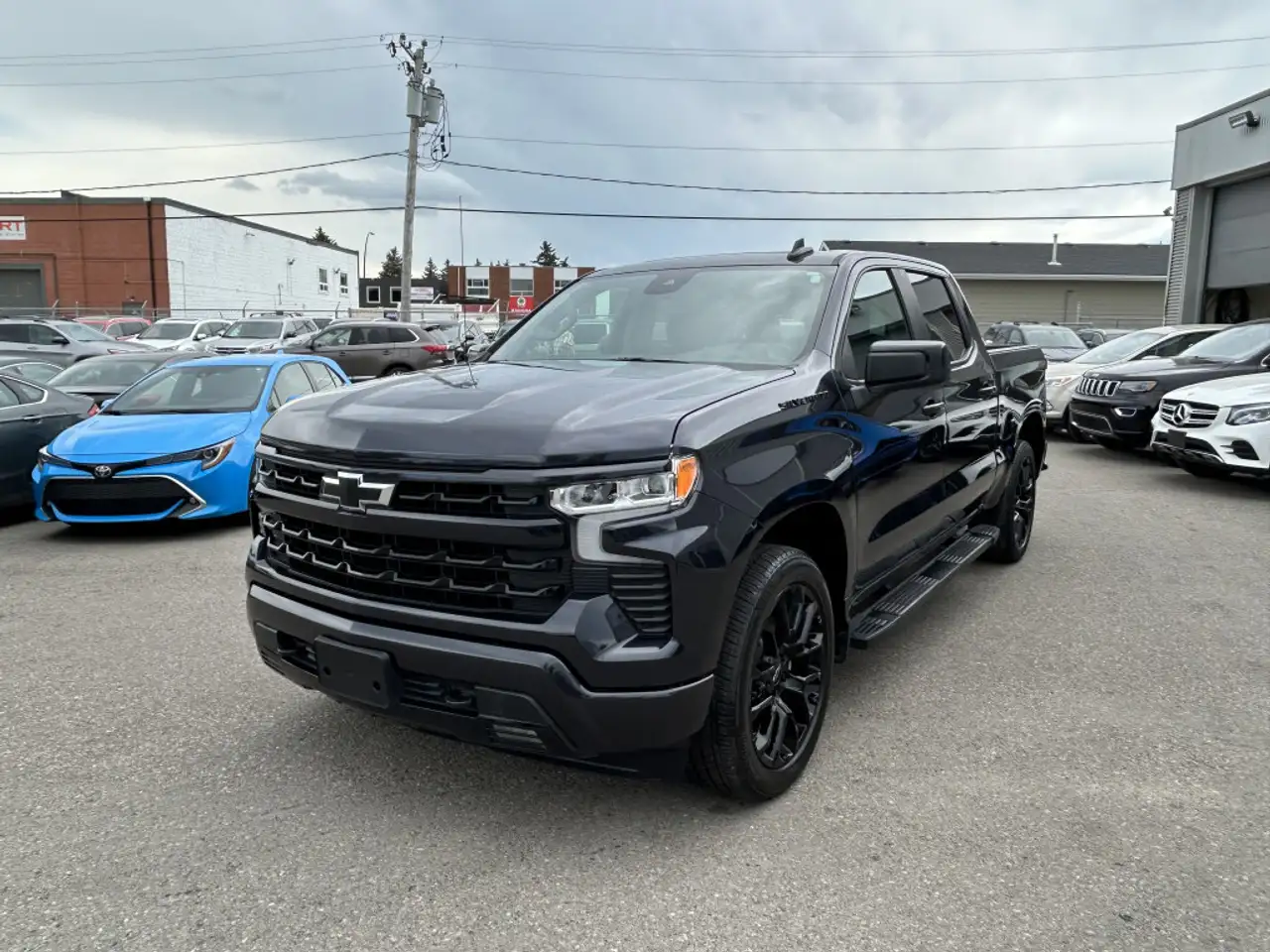 Chevrolet Silverado 1500 - Image 11