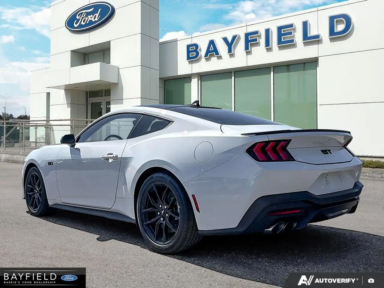 Ford Mustang - Image 4