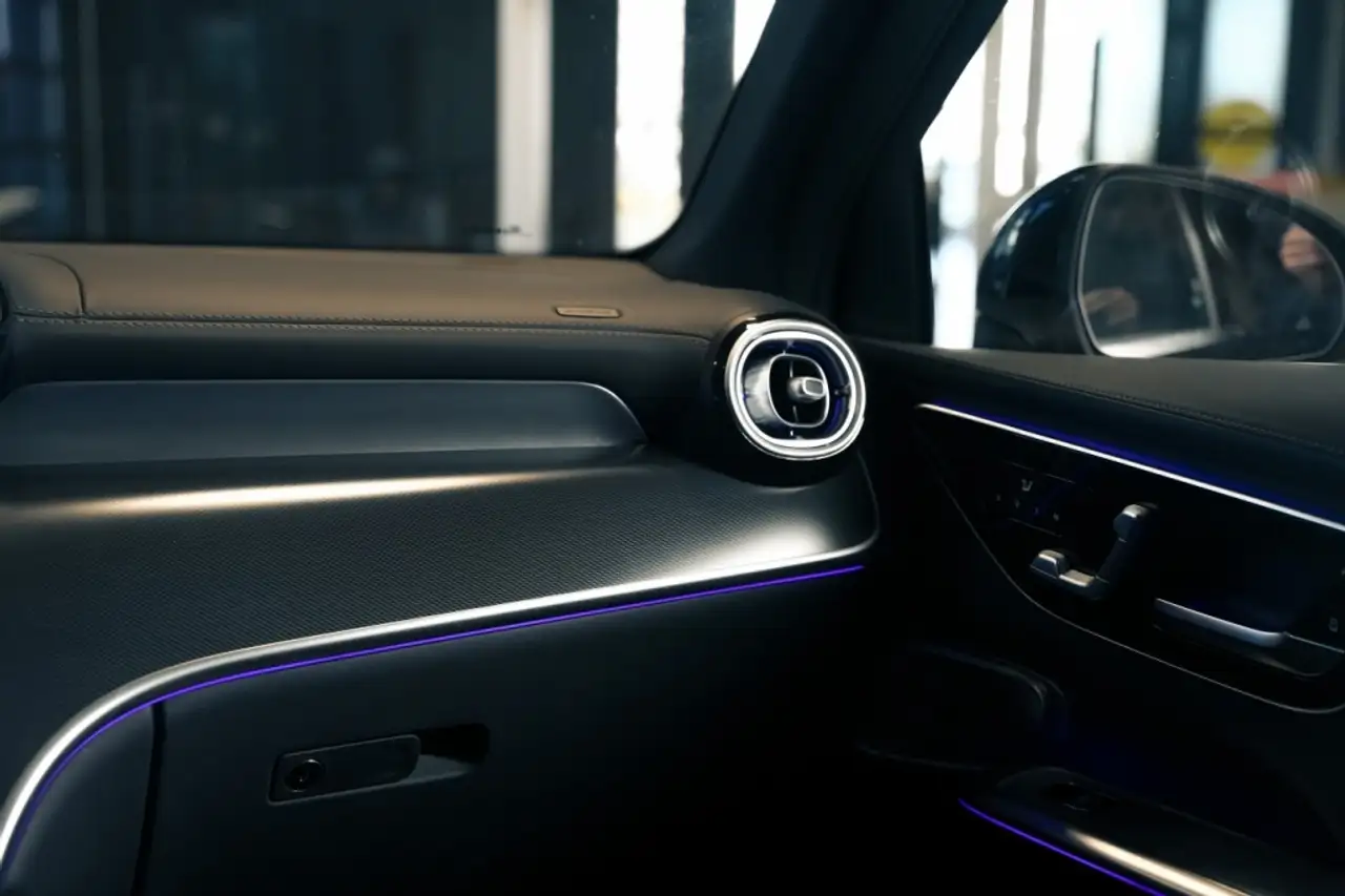 Mercedes-Benz GLC - Image 20