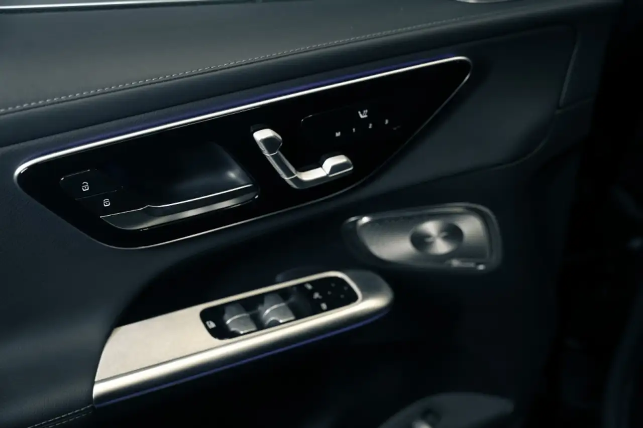 Mercedes-Benz GLC - Image 23