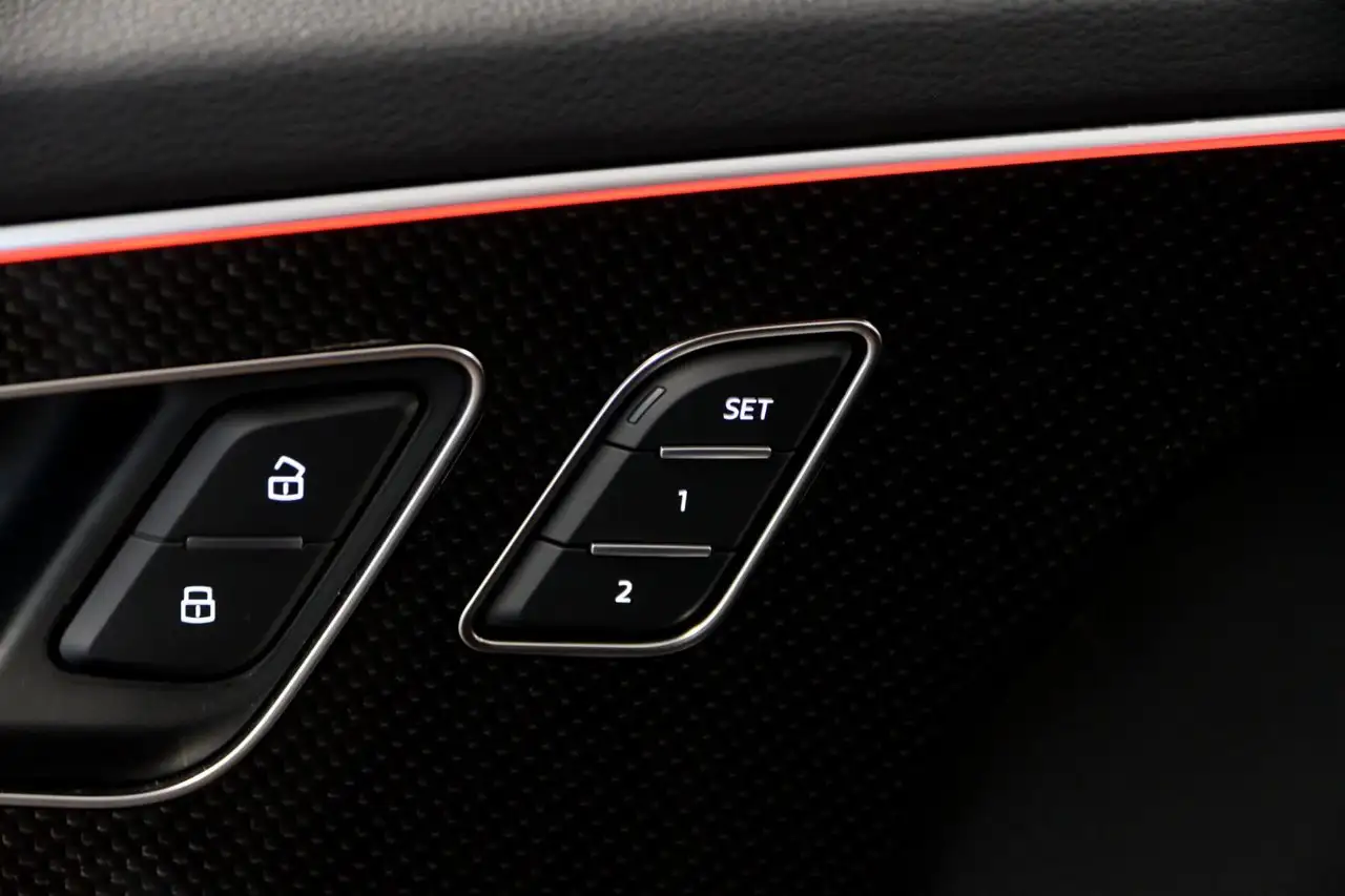 Audi SQ7 - Image 16