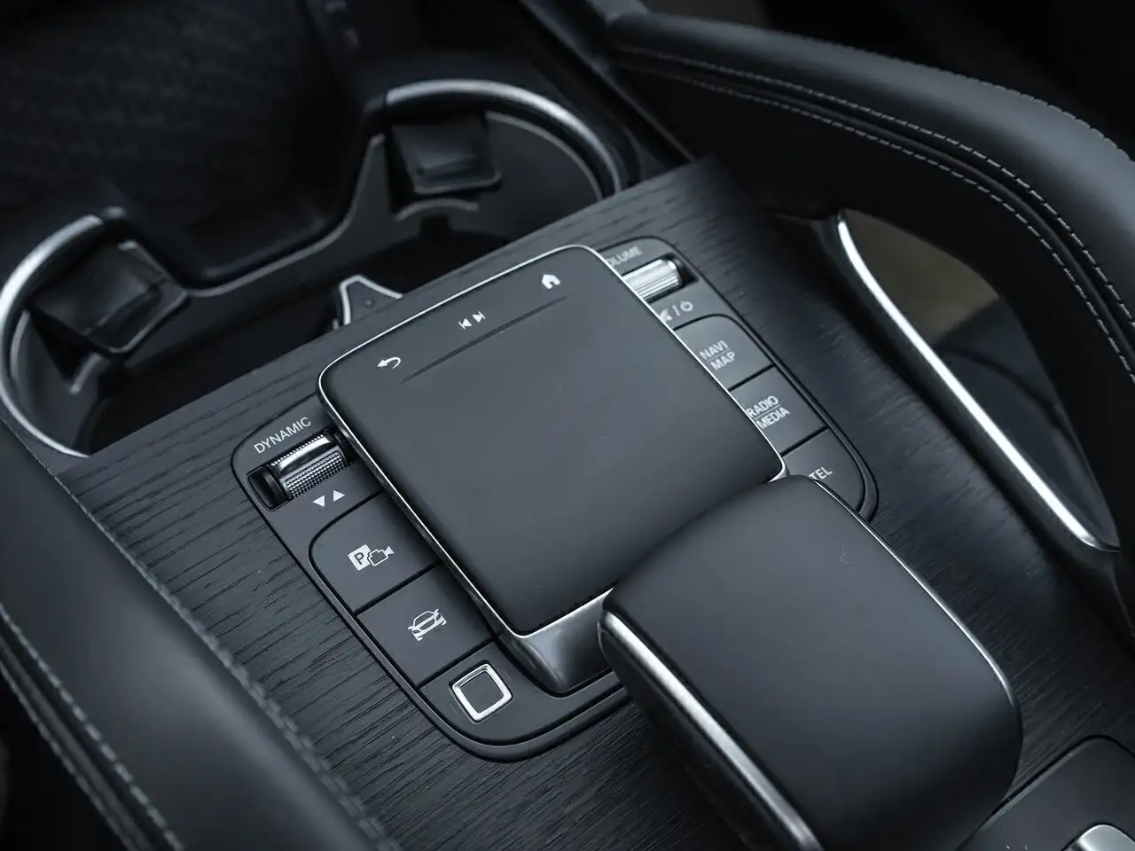Mercedes-Benz GLE - Image 26