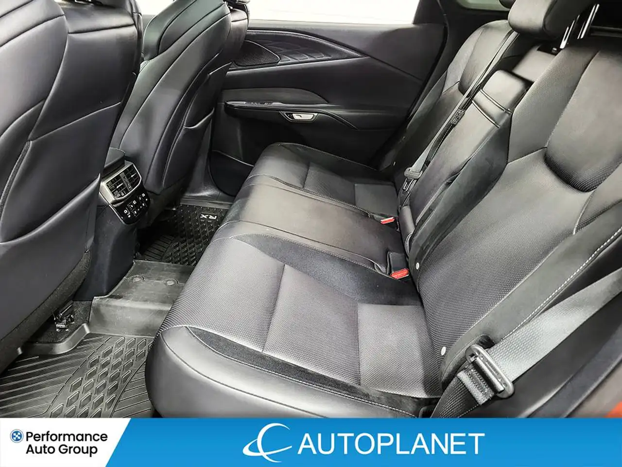 Lexus RX - Image 19