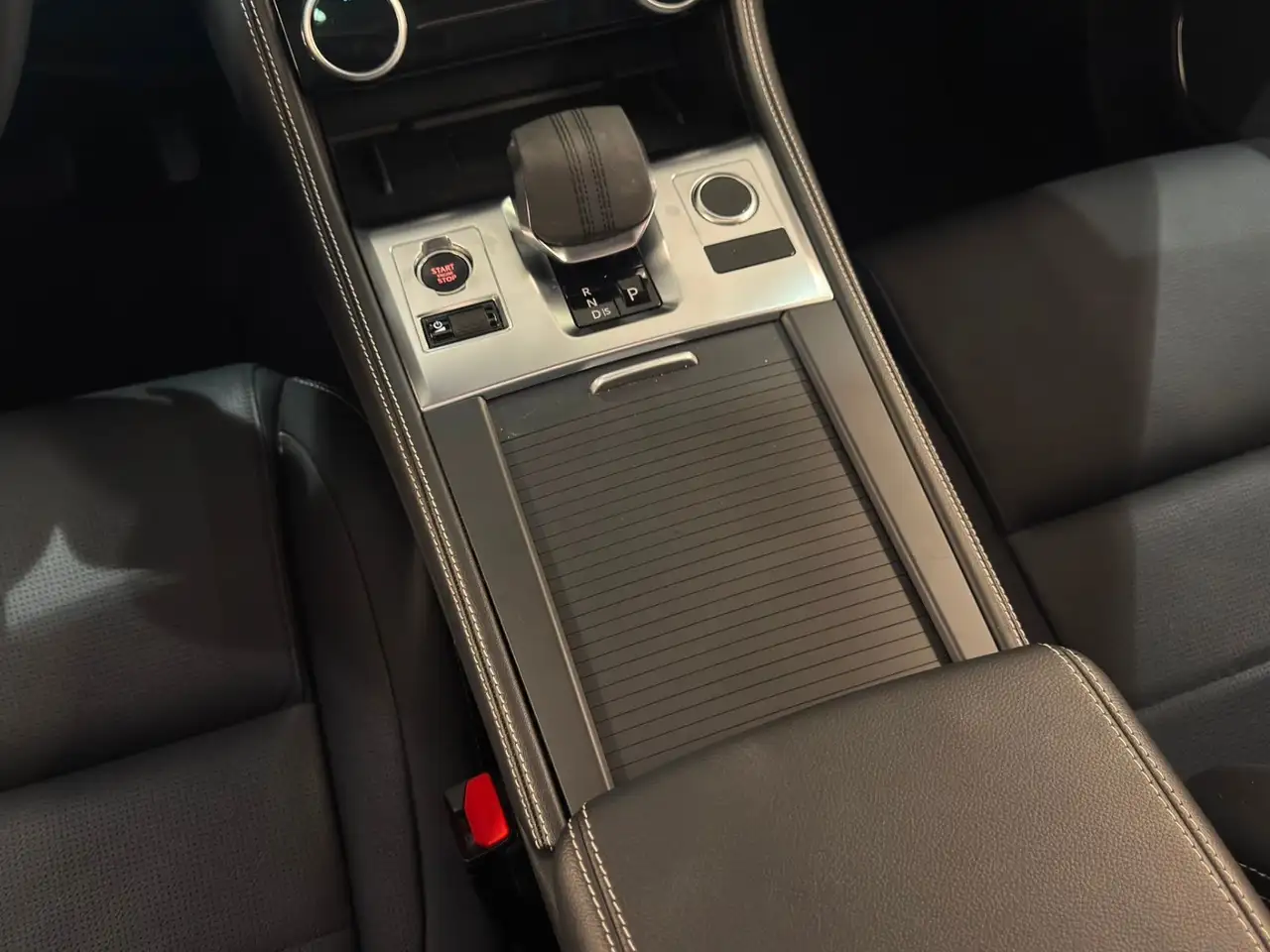 Jaguar F-Pace - Image 23