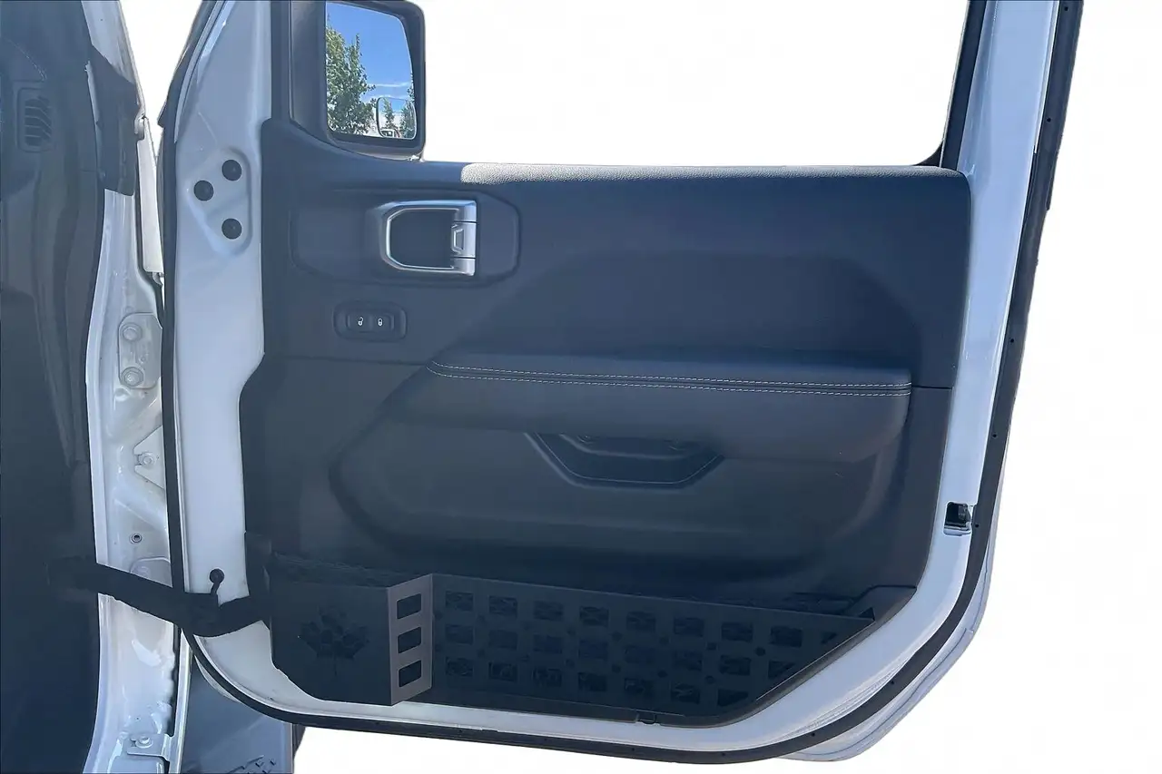 Jeep Gladiator - Image 28