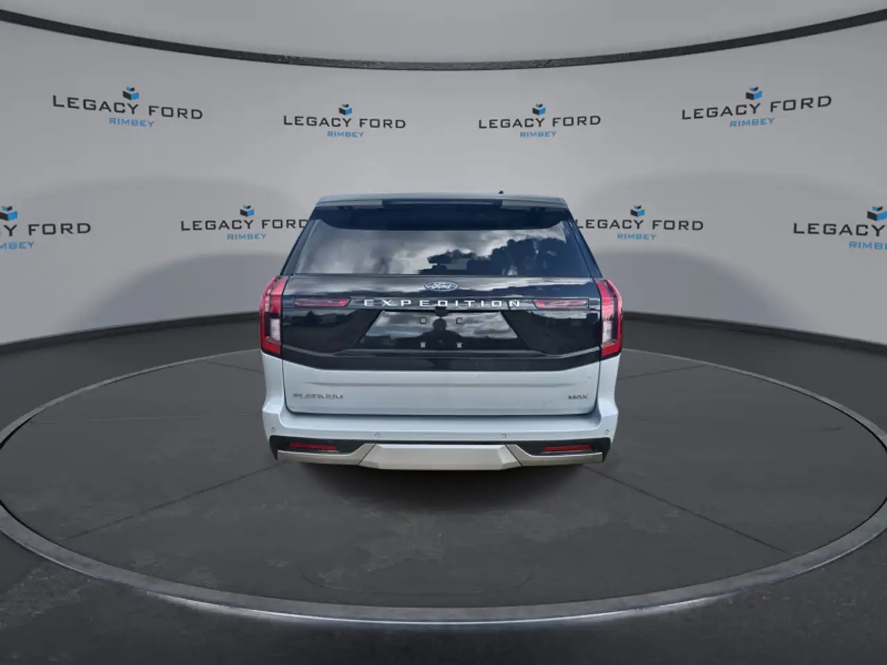 Ford Expedition - Image 7