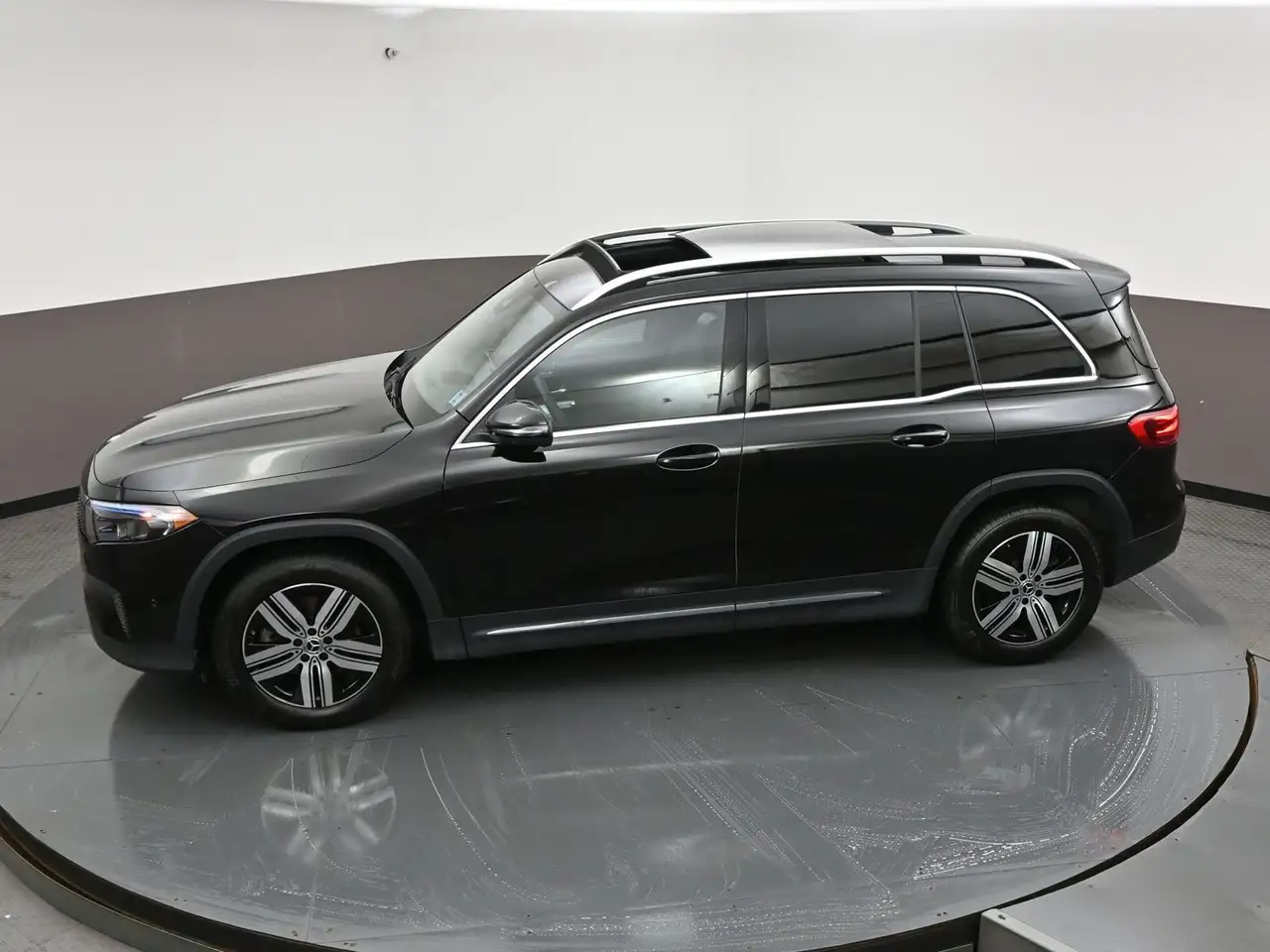 Mercedes-Benz EQB - Image 48