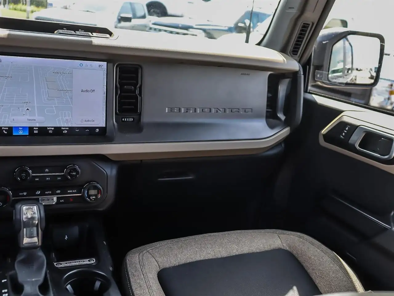 Ford Bronco - Image 16