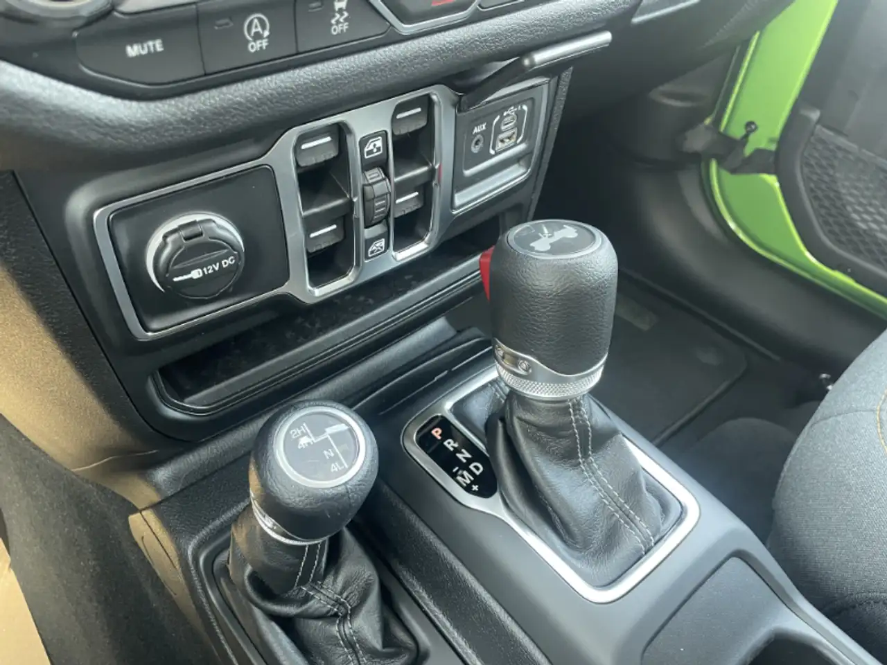 Jeep Wrangler - Image 18