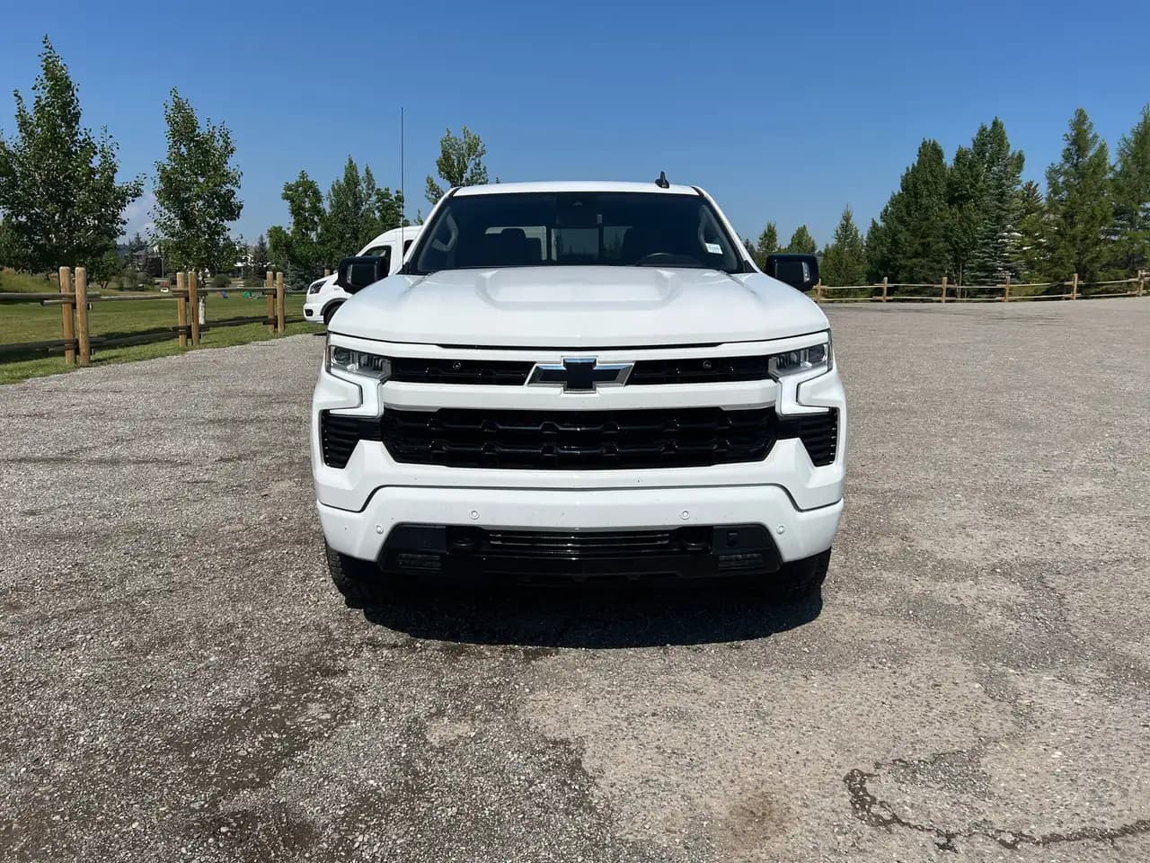 Chevrolet Silverado 1500 - Image 10