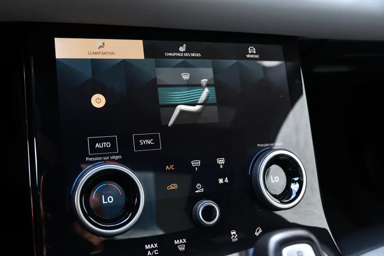 Land Rover Range Rover Evoque - Image 24