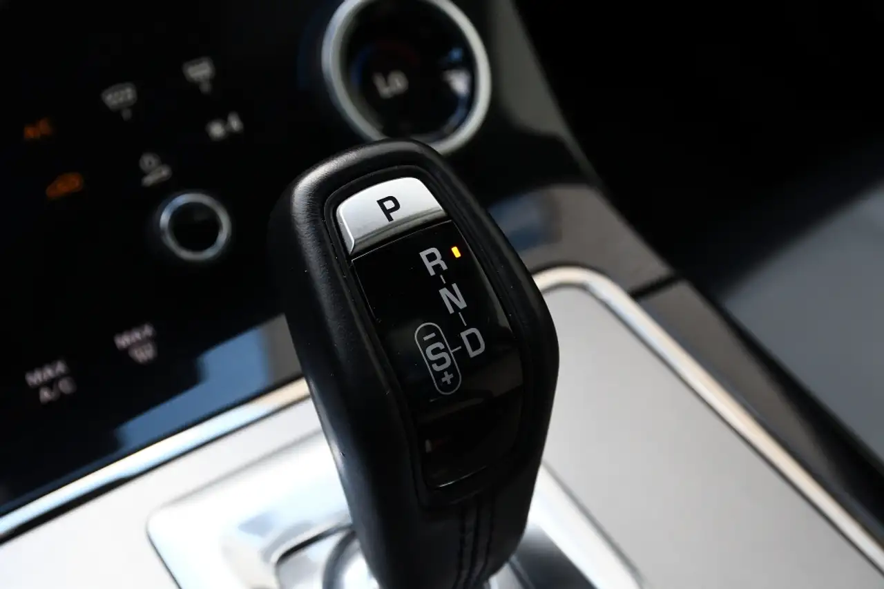 Land Rover Range Rover Evoque - Image 25