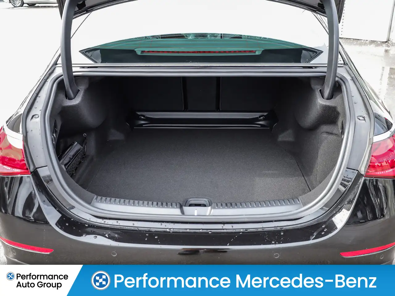 Mercedes-Benz E-Class - Image 7