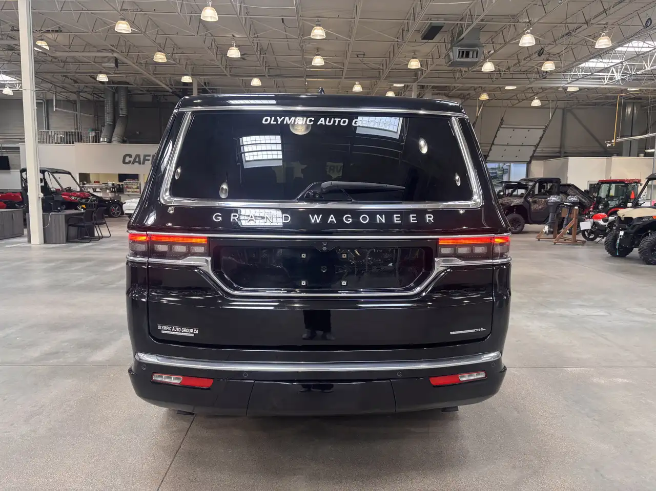 Jeep Grand Wagoneer - Image 5