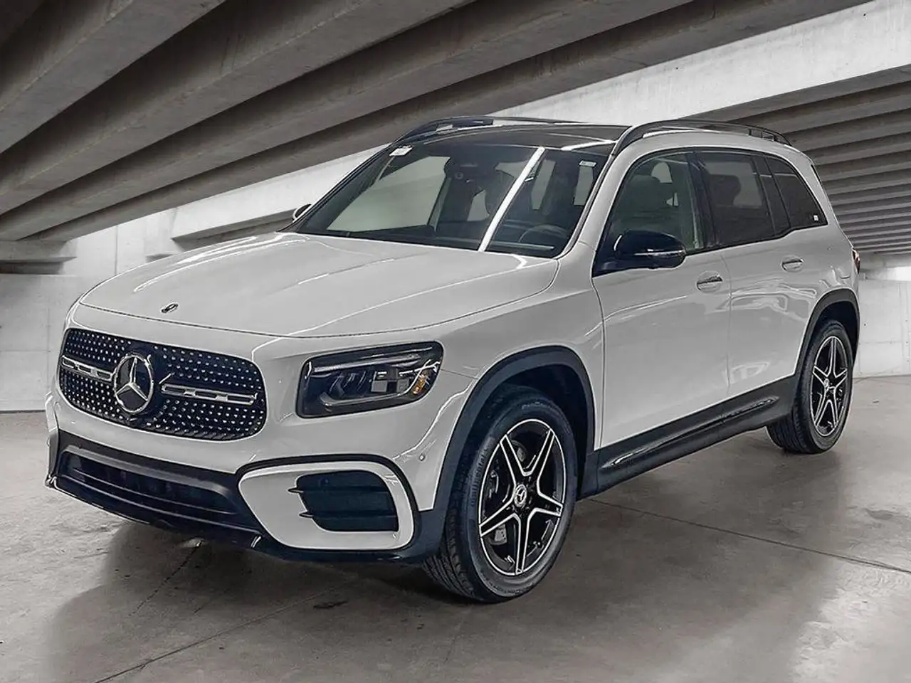 Mercedes-Benz GLB - Image 1