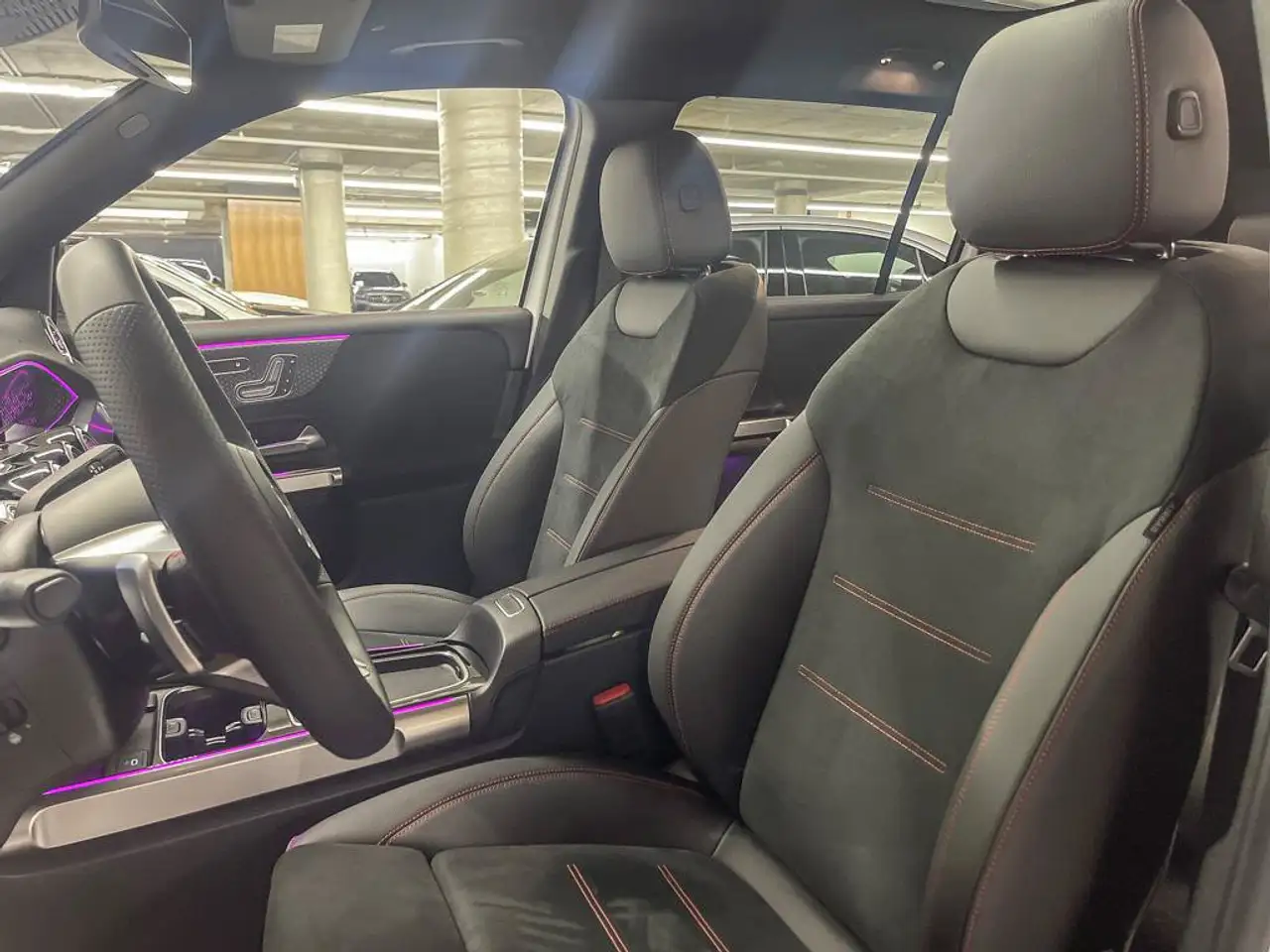 Mercedes-Benz GLB - Image 12