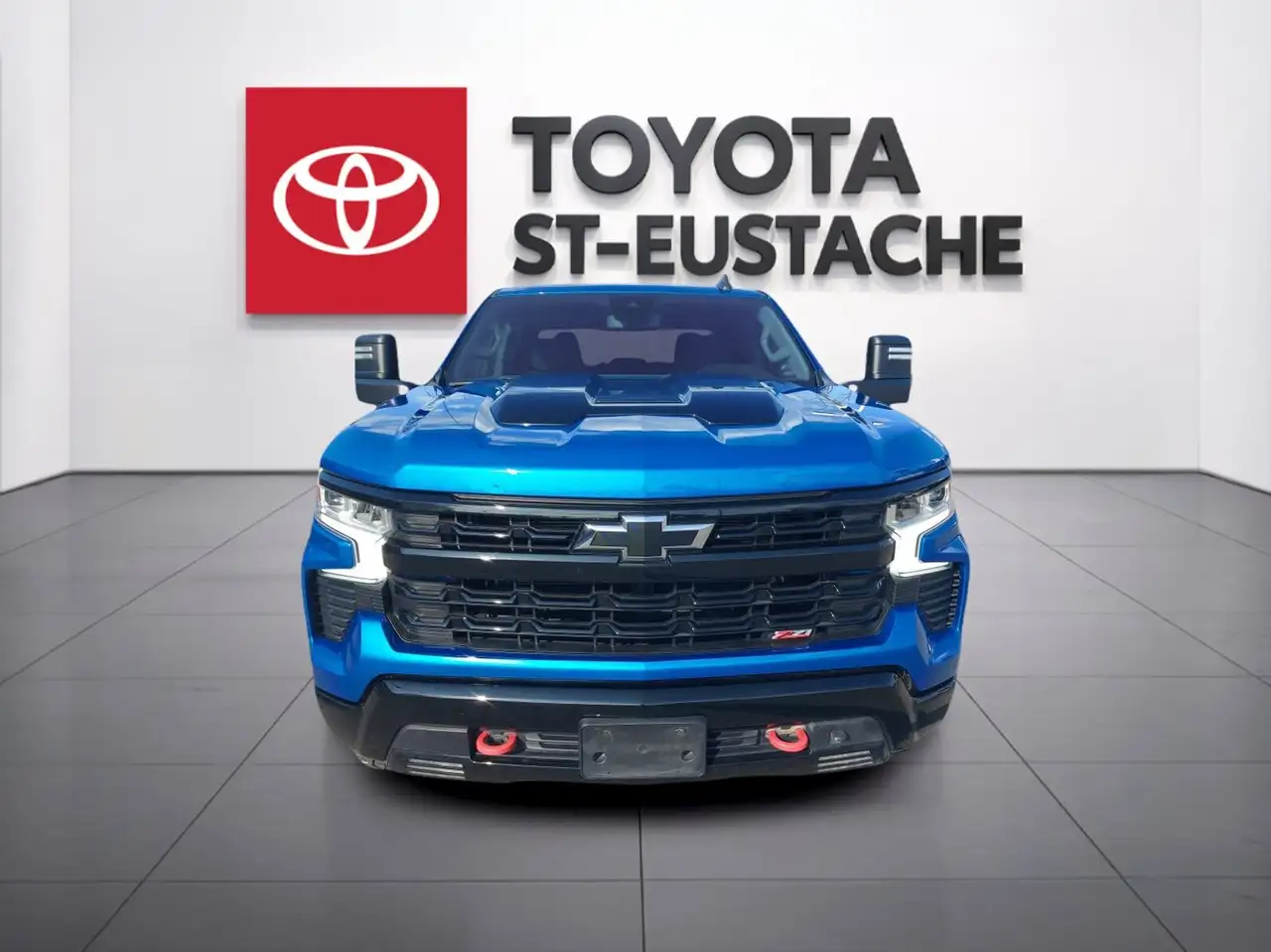 Chevrolet Silverado 1500 - Image 2