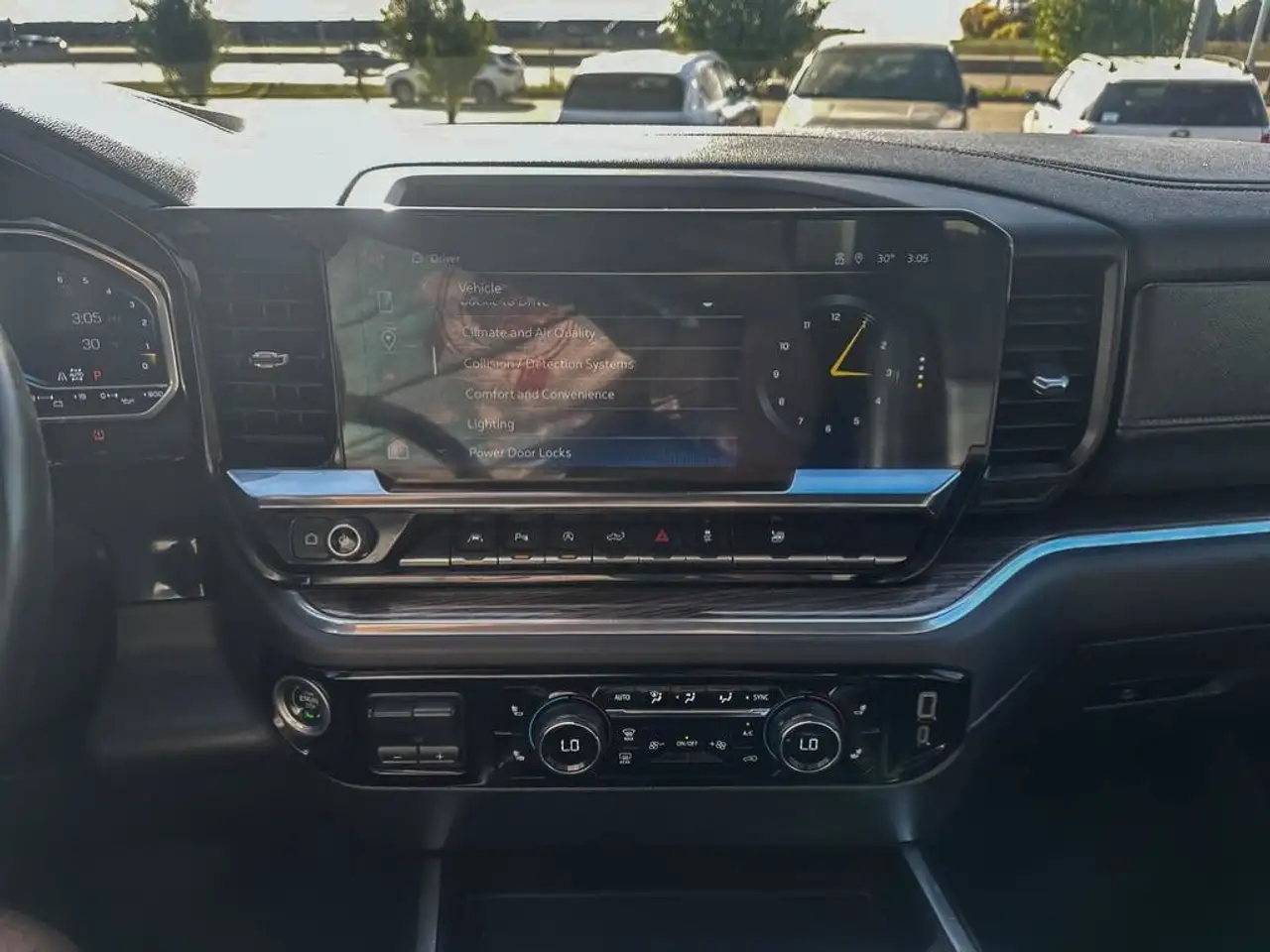 Chevrolet Silverado 1500 - Image 22