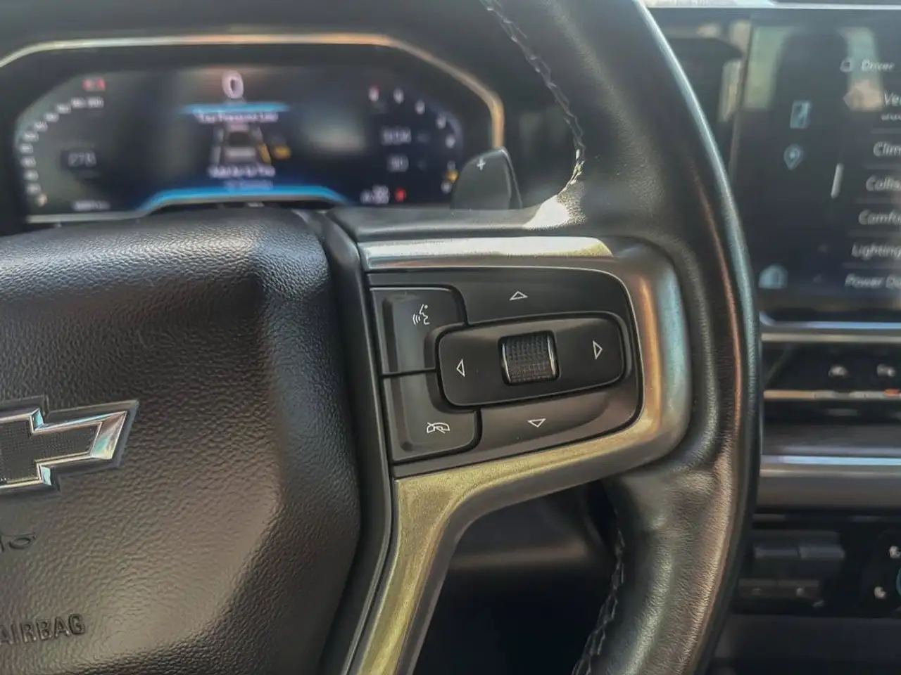Chevrolet Silverado 1500 - Image 19