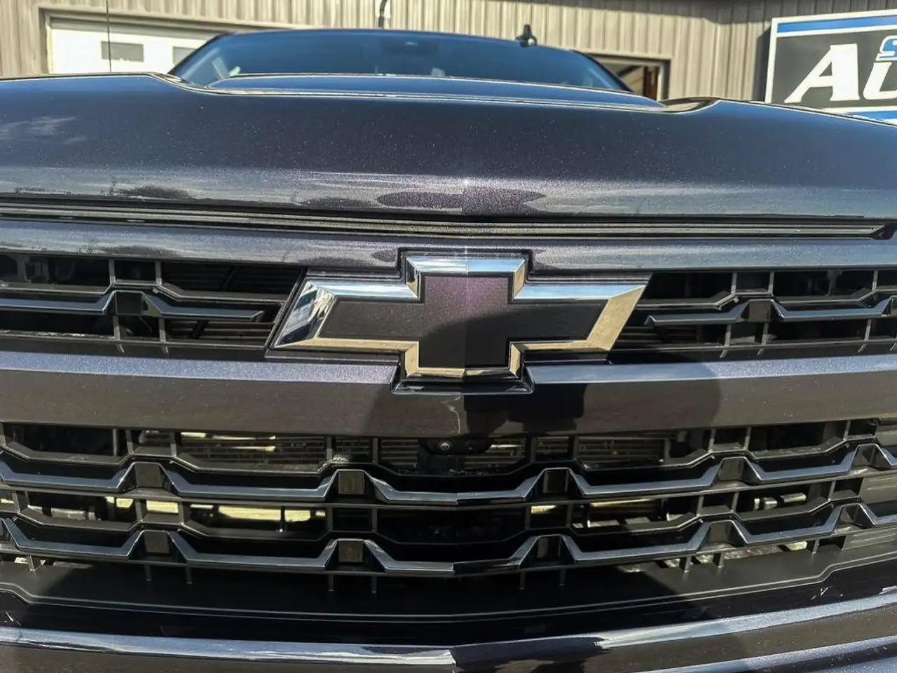 Chevrolet Silverado 1500 - Image 12