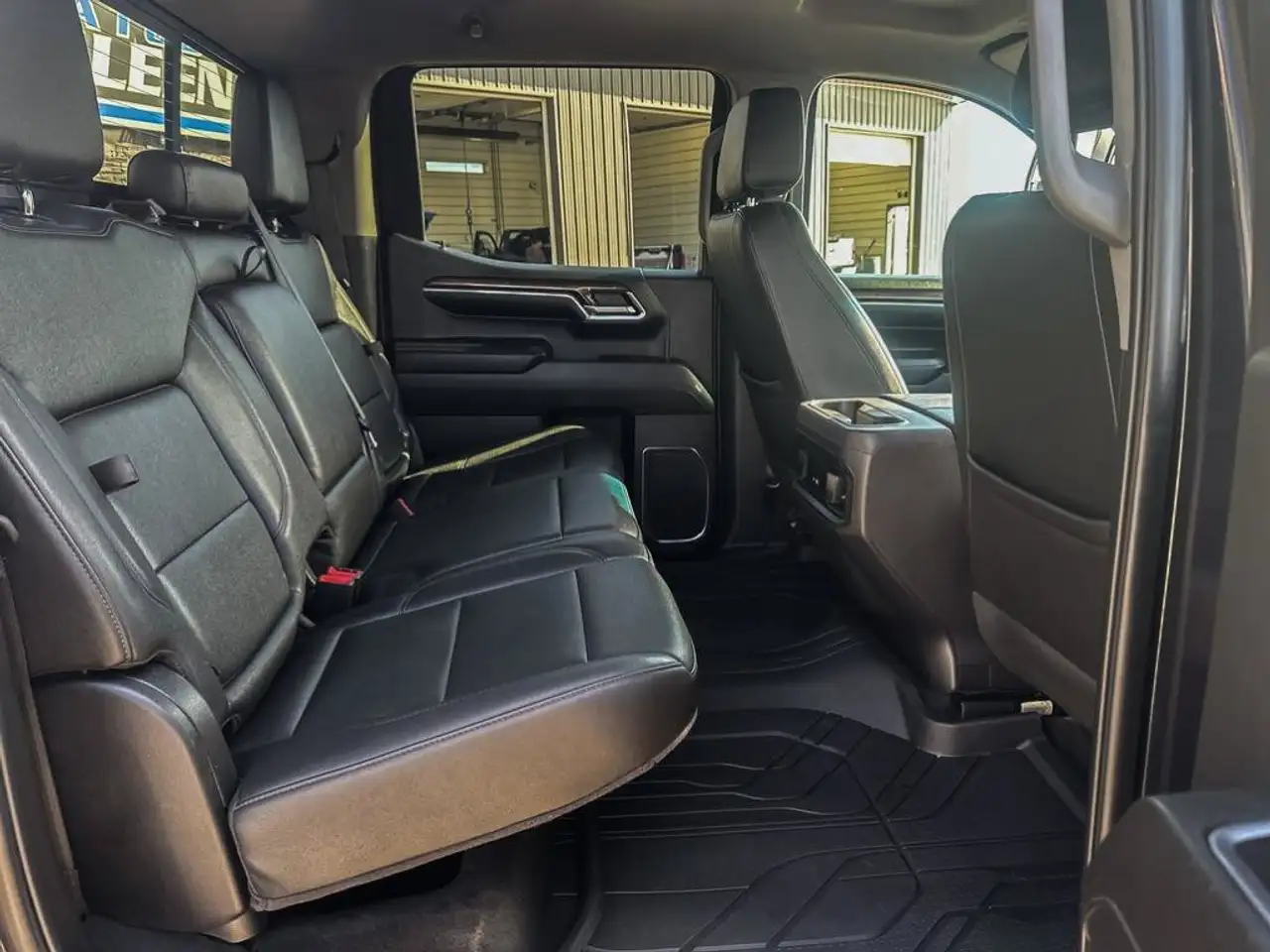 Chevrolet Silverado 1500 - Image 26