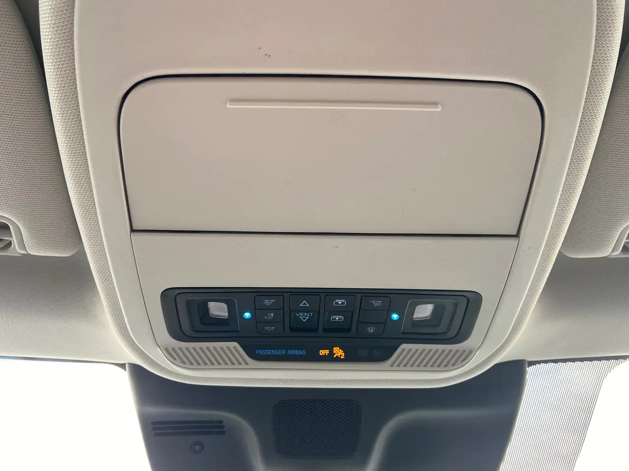 Ford Expedition - Image 21