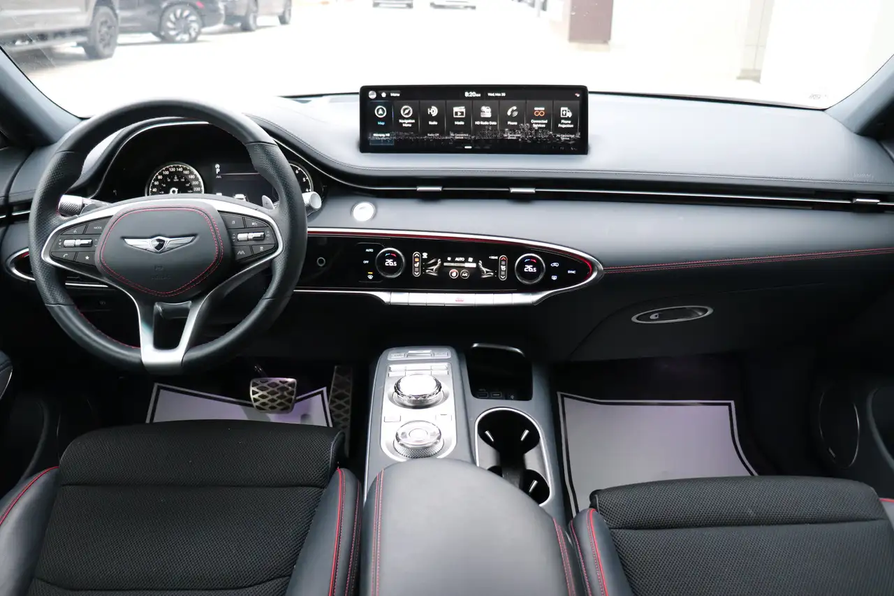 Genesis GV70 - Image 13