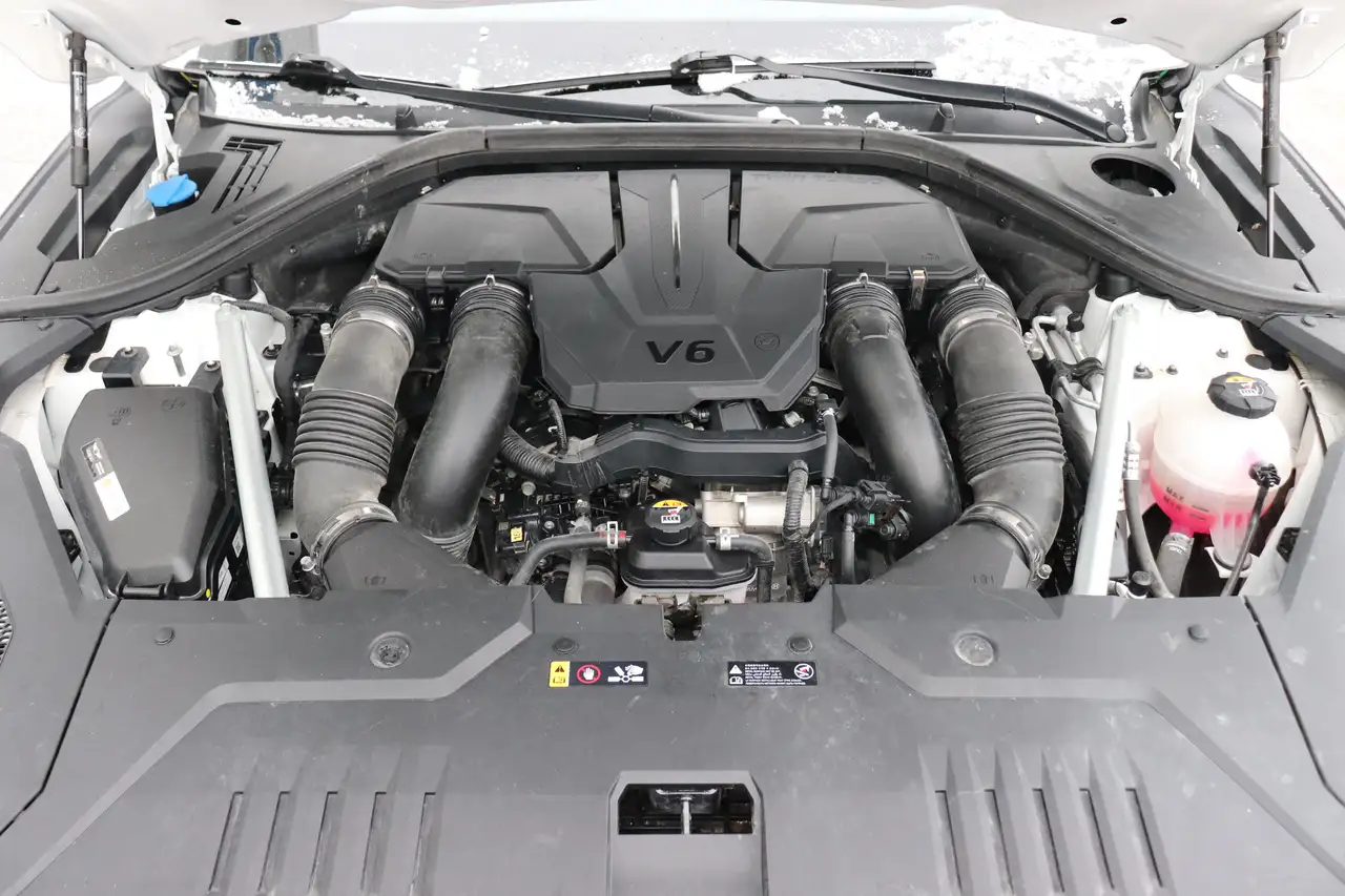Genesis GV70 - Image 5