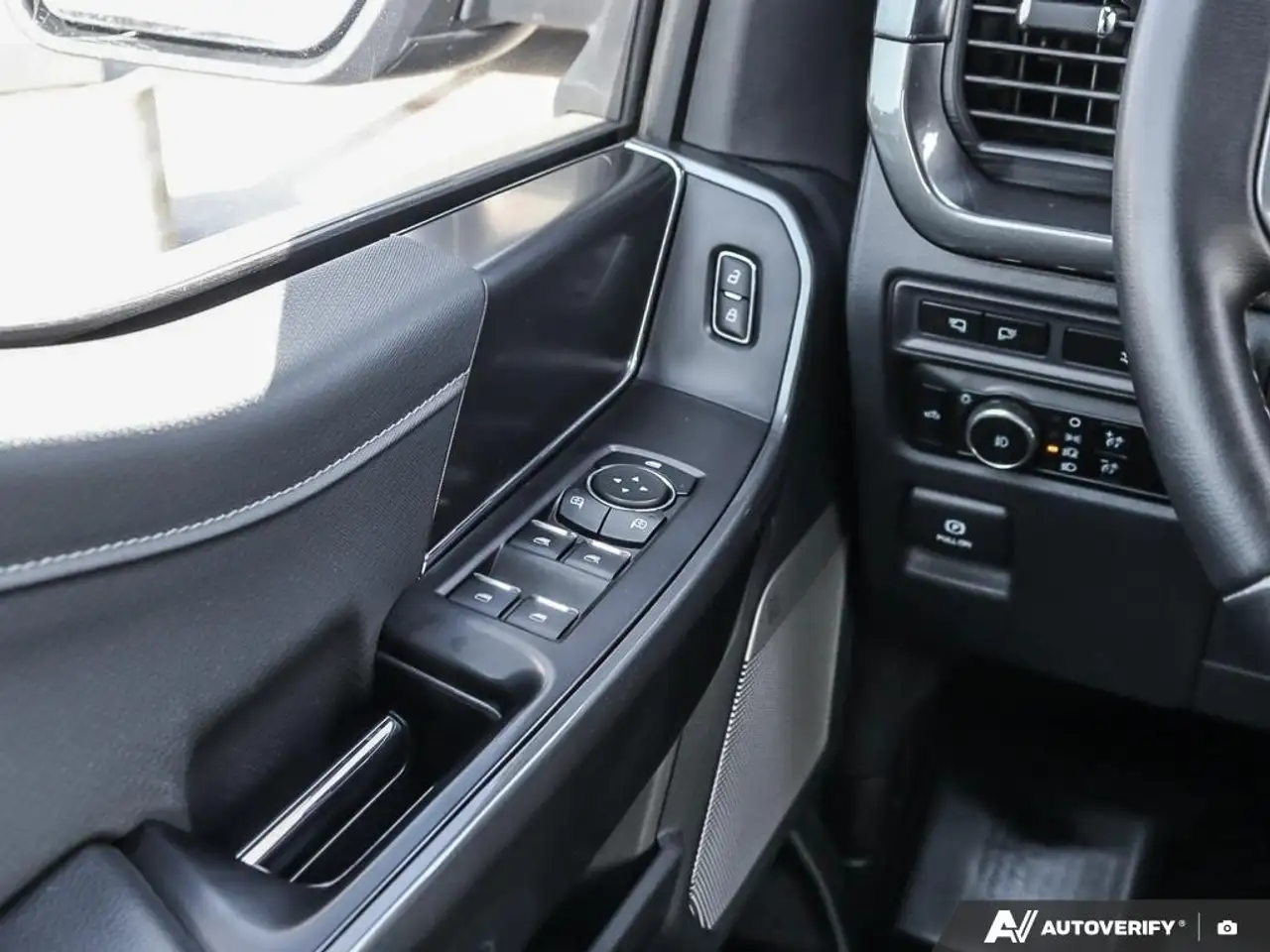 Ford F-150 - Image 17