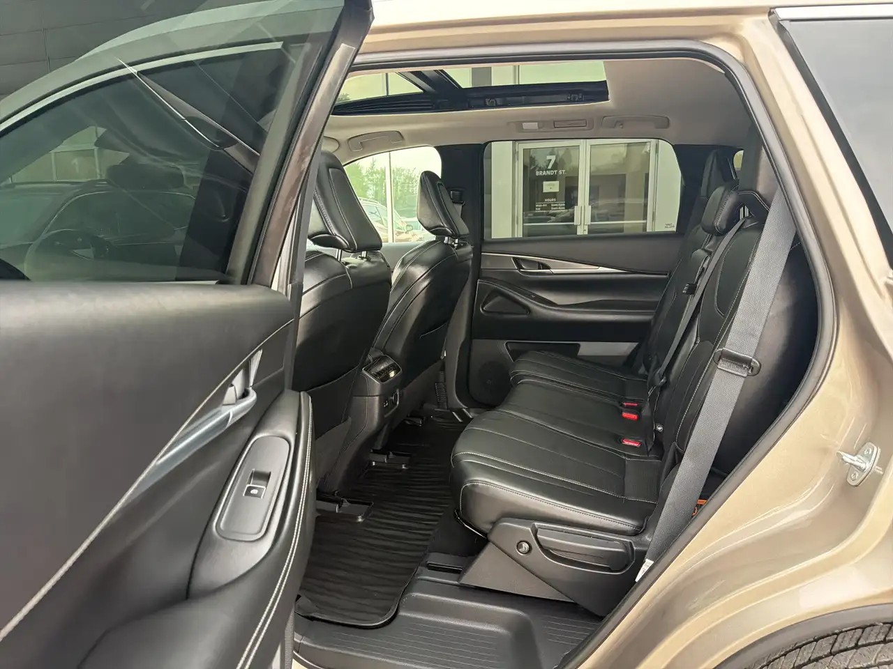 Infiniti QX60 - Image 16