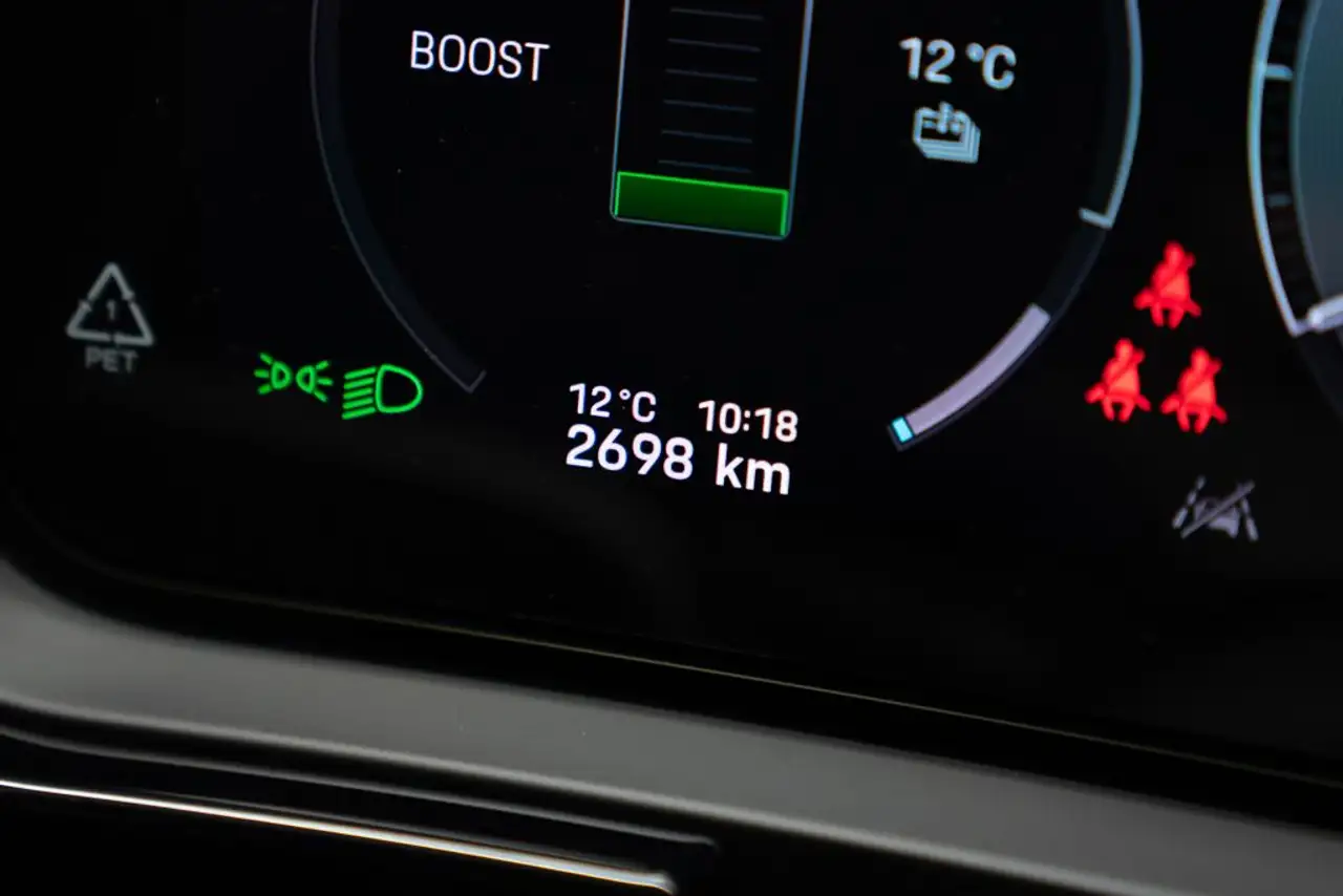 Porsche Cayenne - Image 10