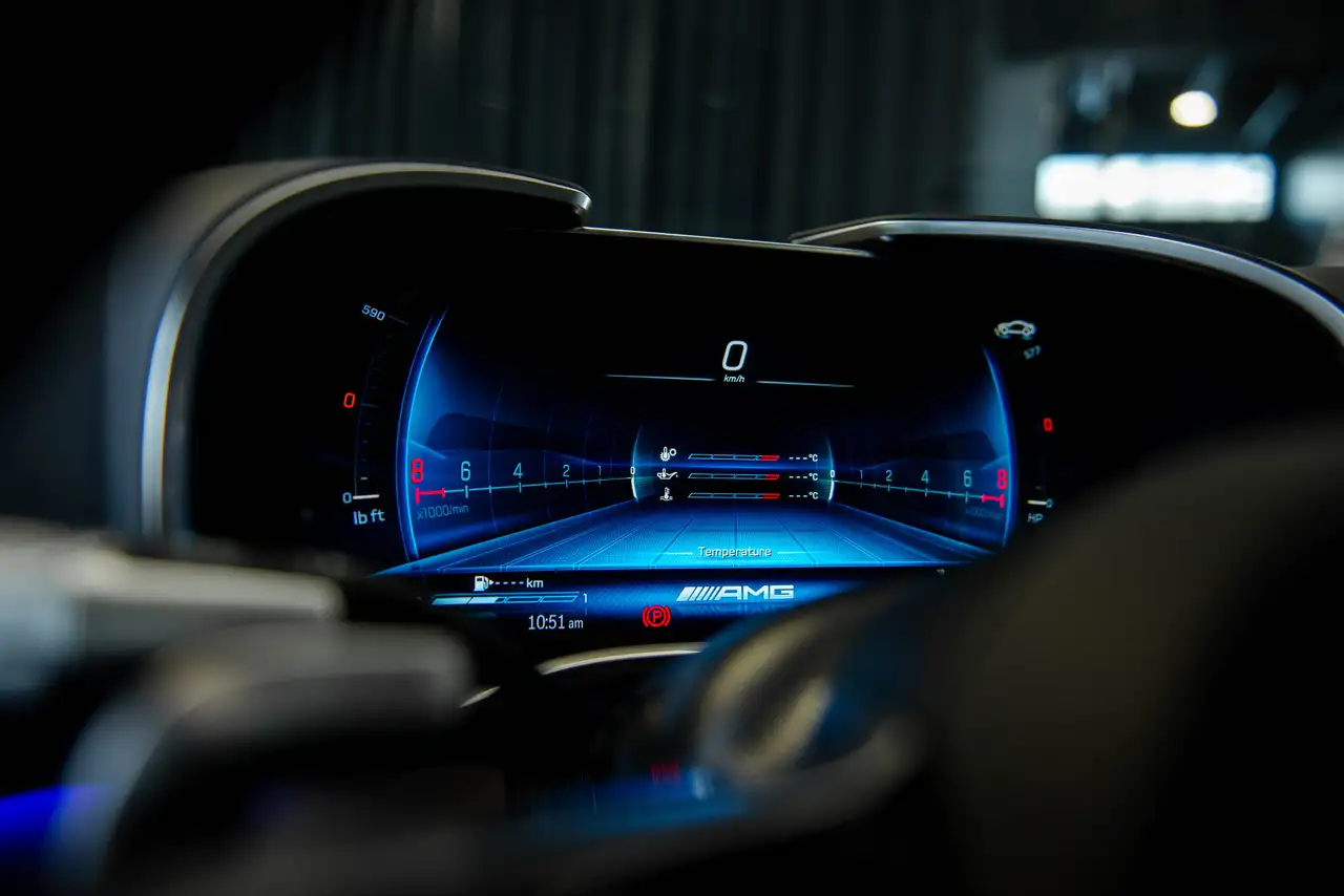 Mercedes-Benz SL - Image 15