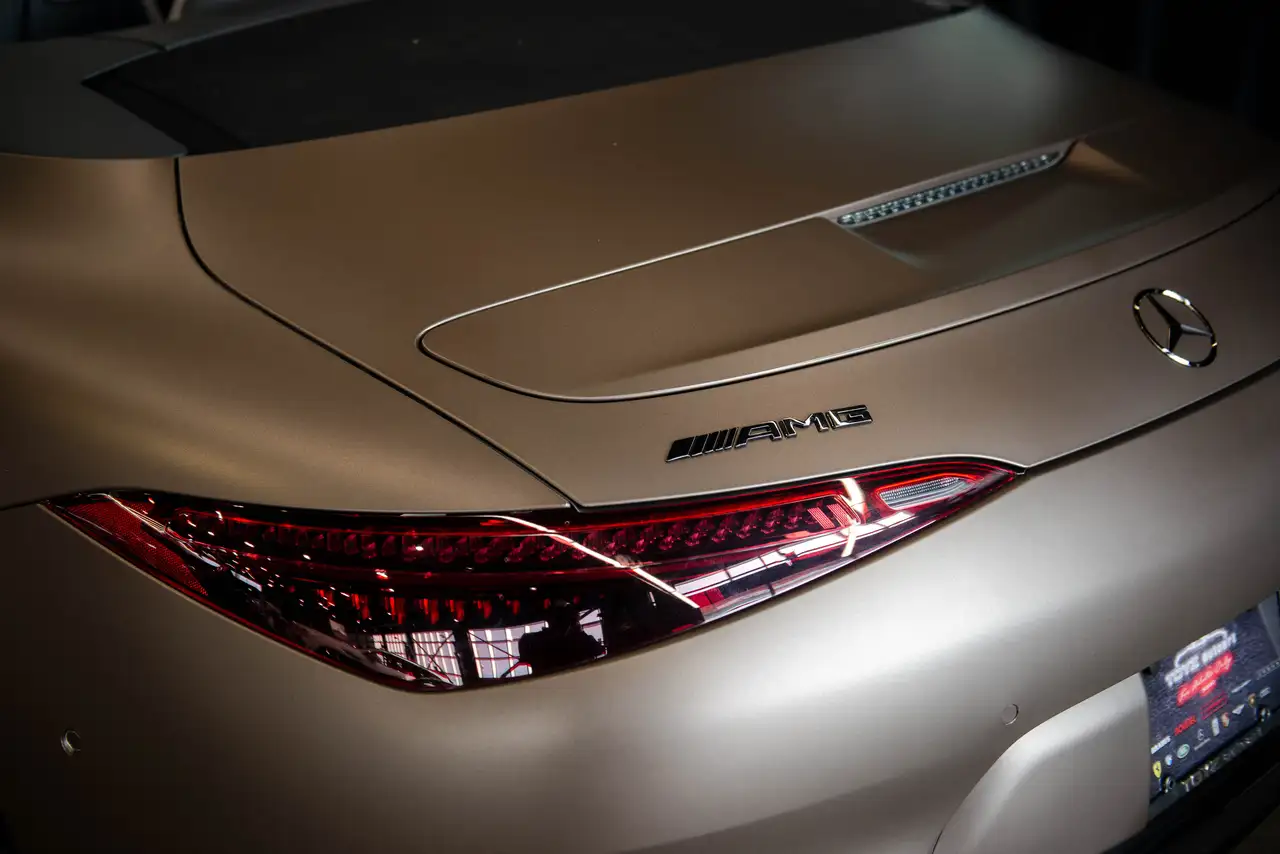 Mercedes-Benz SL - Image 7