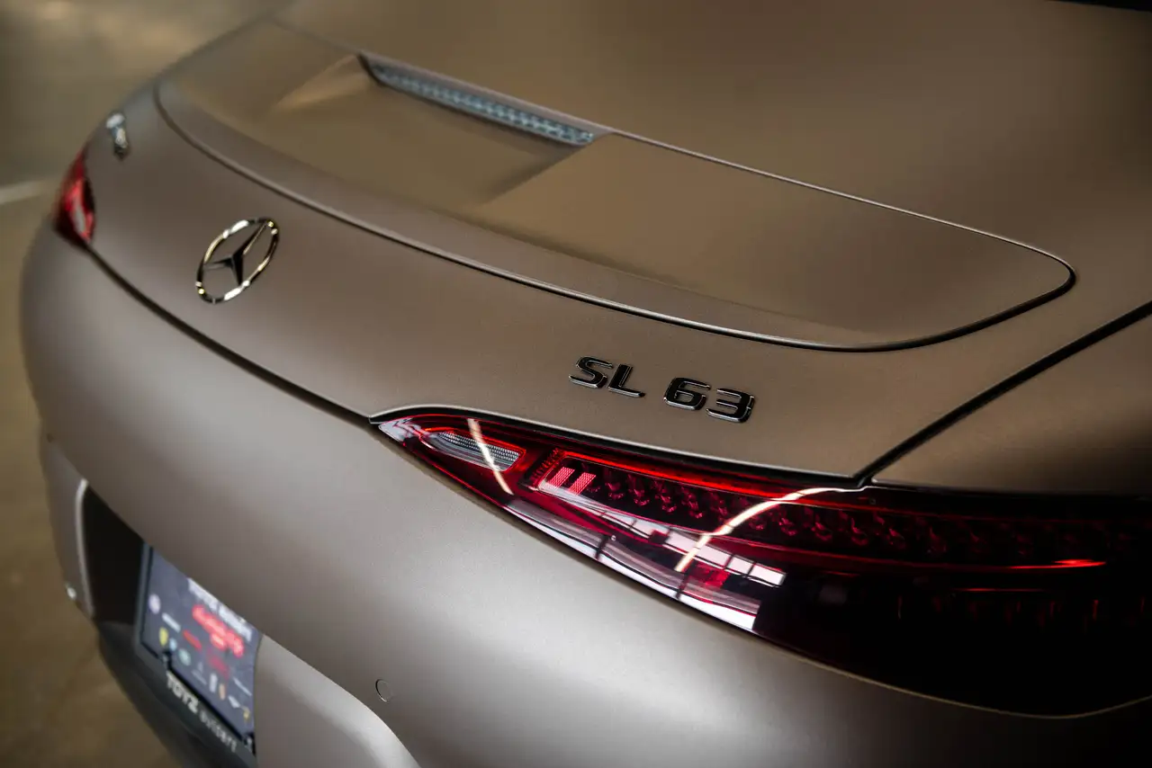 Mercedes-Benz SL - Image 8