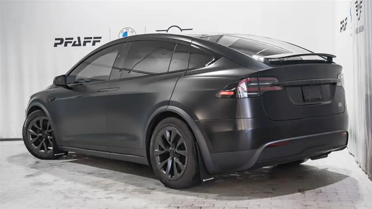 Tesla Model X - Image 4
