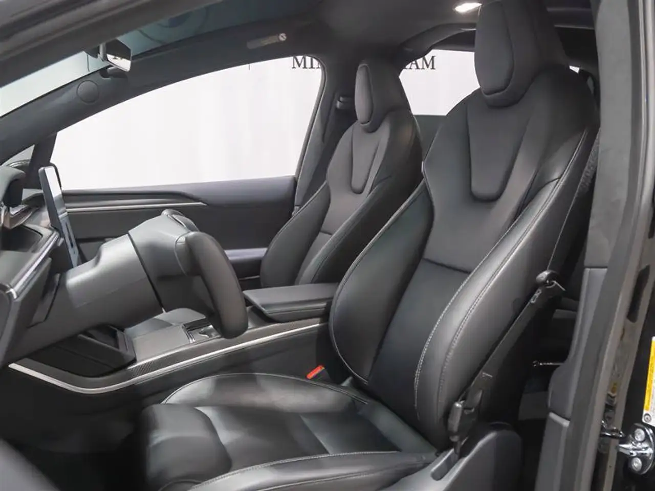 Tesla Model X - Image 8