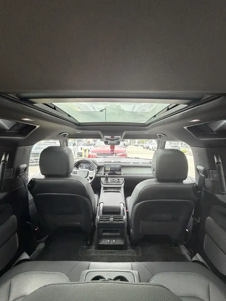 Land Rover Defender - Image 9