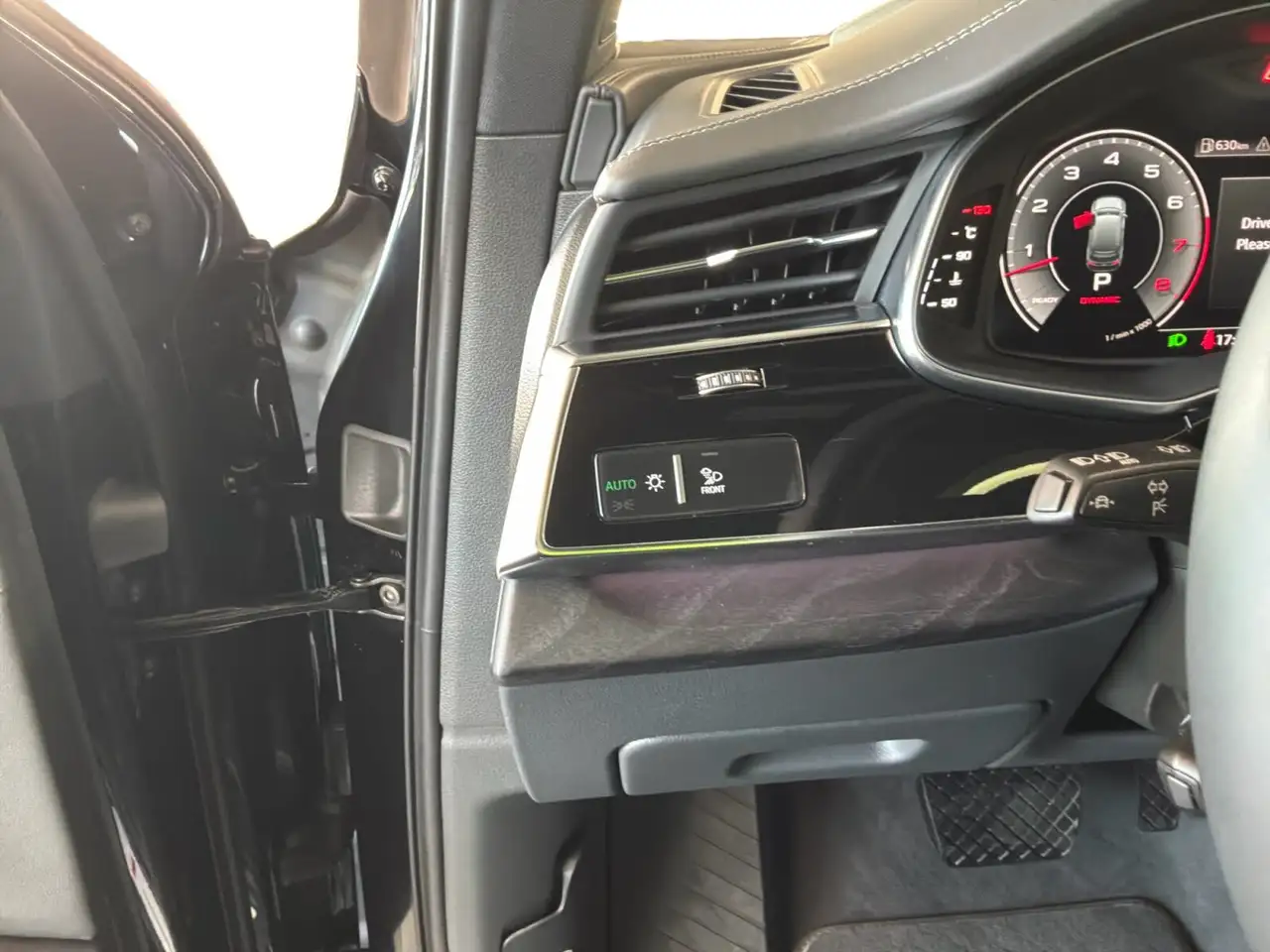 Audi Q7 - Image 23