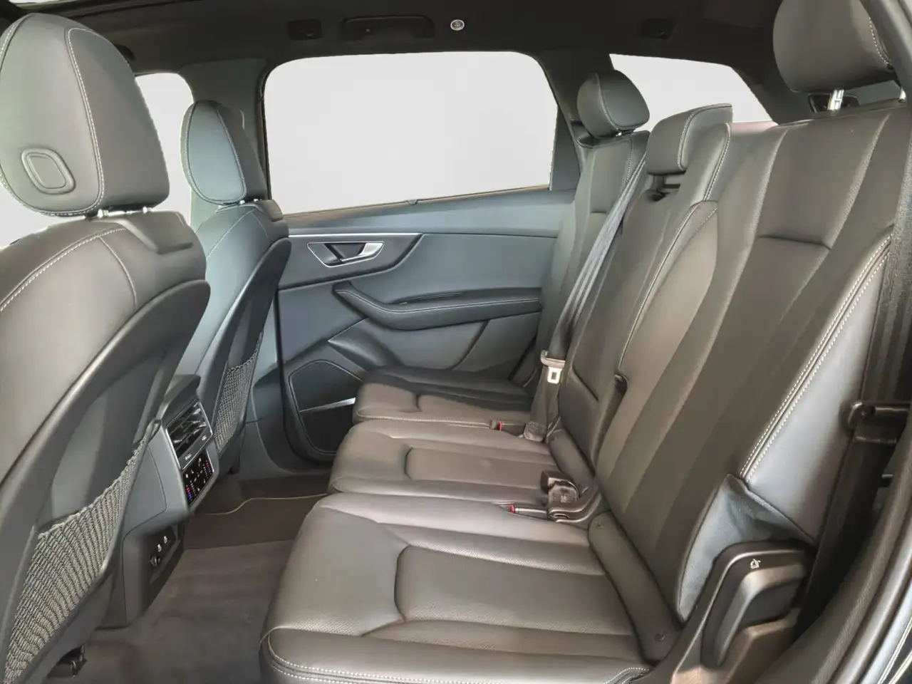 Audi Q7 - Image 19