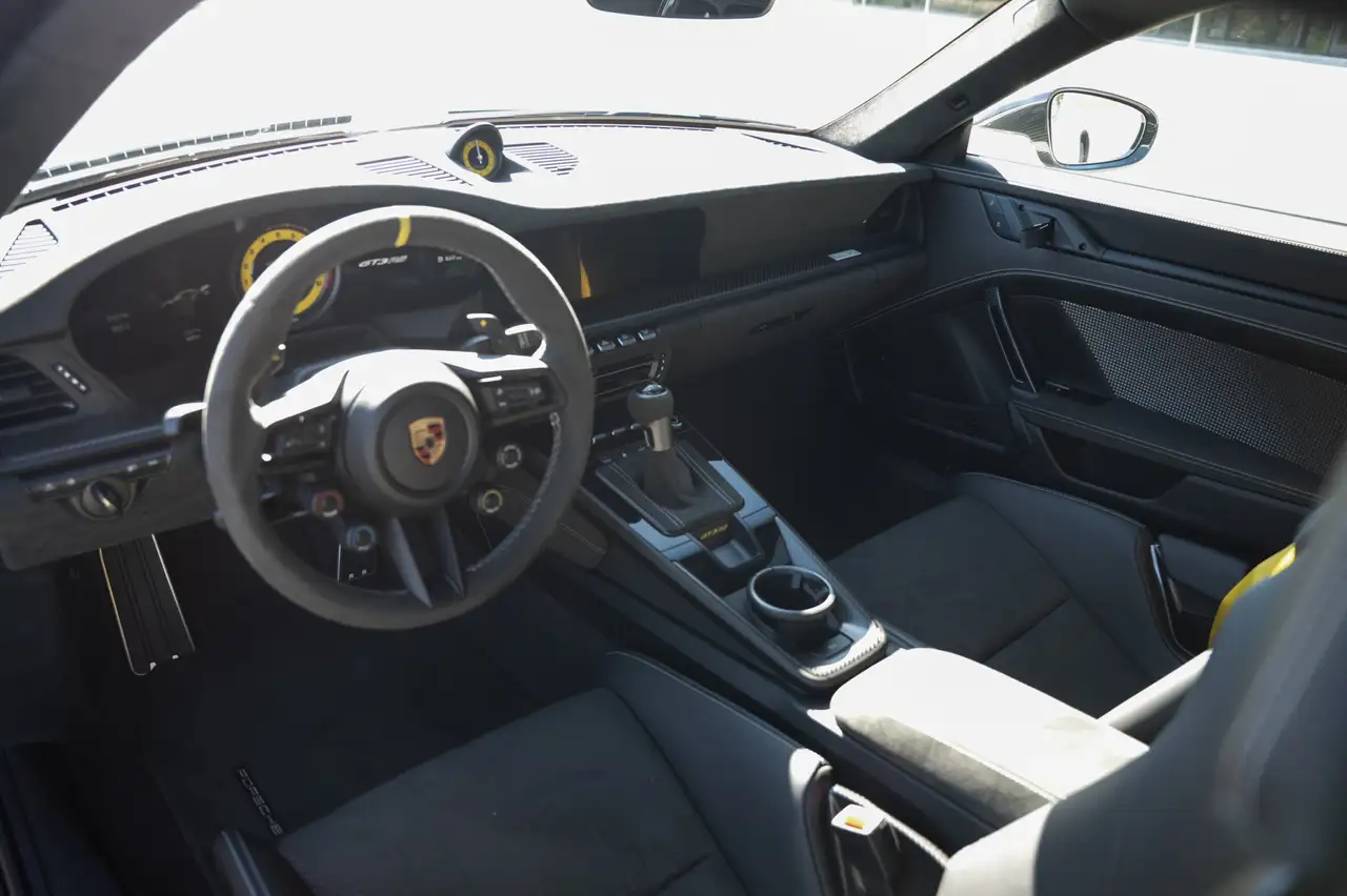 Porsche 911 - Image 7
