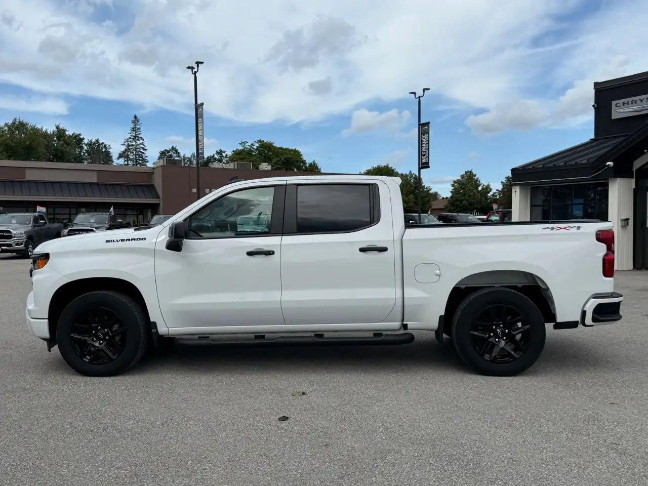 Chevrolet Silverado 1500 - Image 3