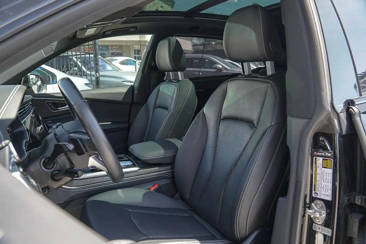 Audi Q8 - Image 9