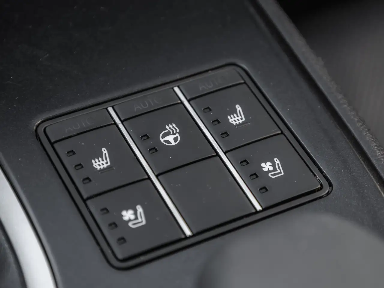 Lexus UX - Image 20