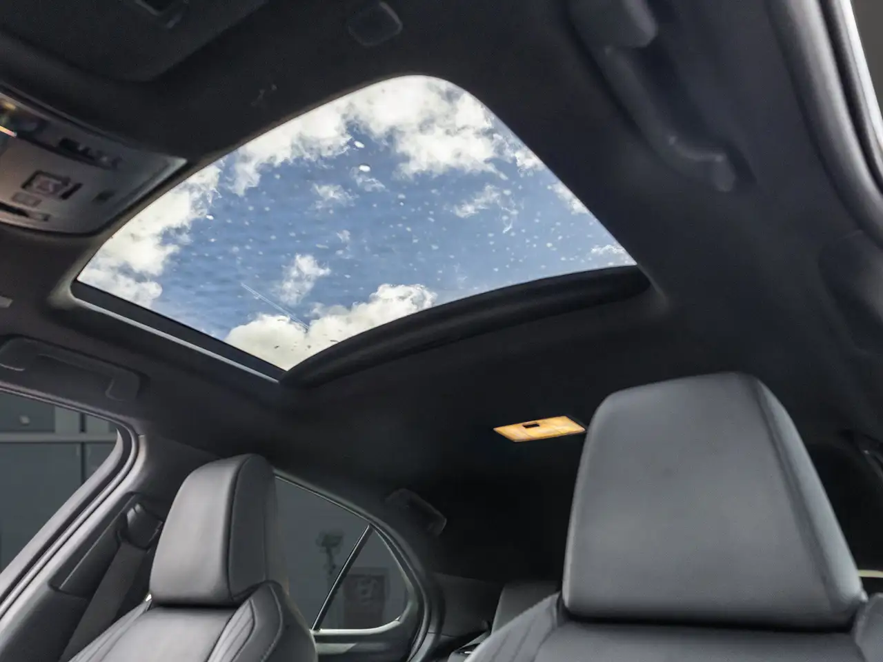 Lexus UX - Image 26