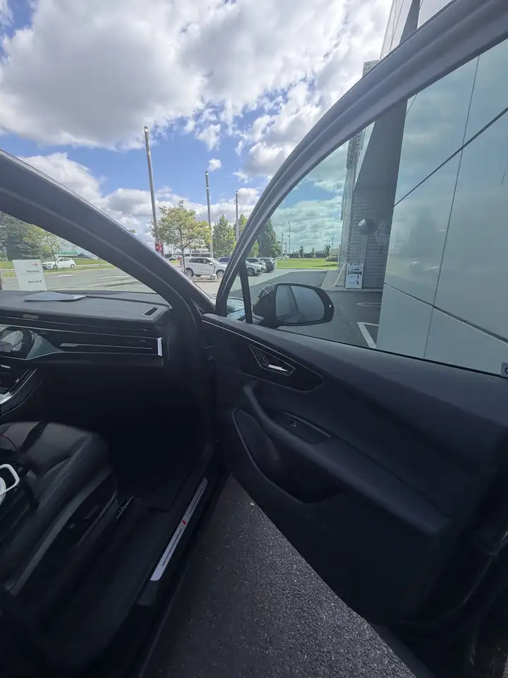 Audi Q7 - Image 13